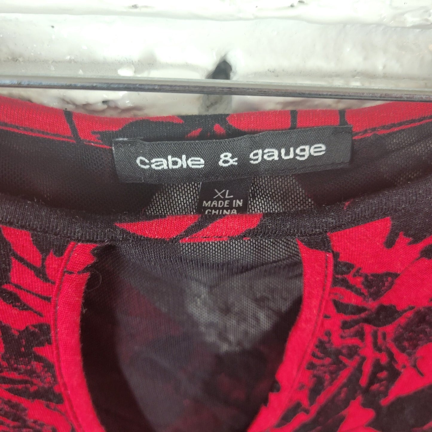 Cable Gauge Womens Top Extra Large Mesh Lattice Back Red Floral Keyhole Comfy