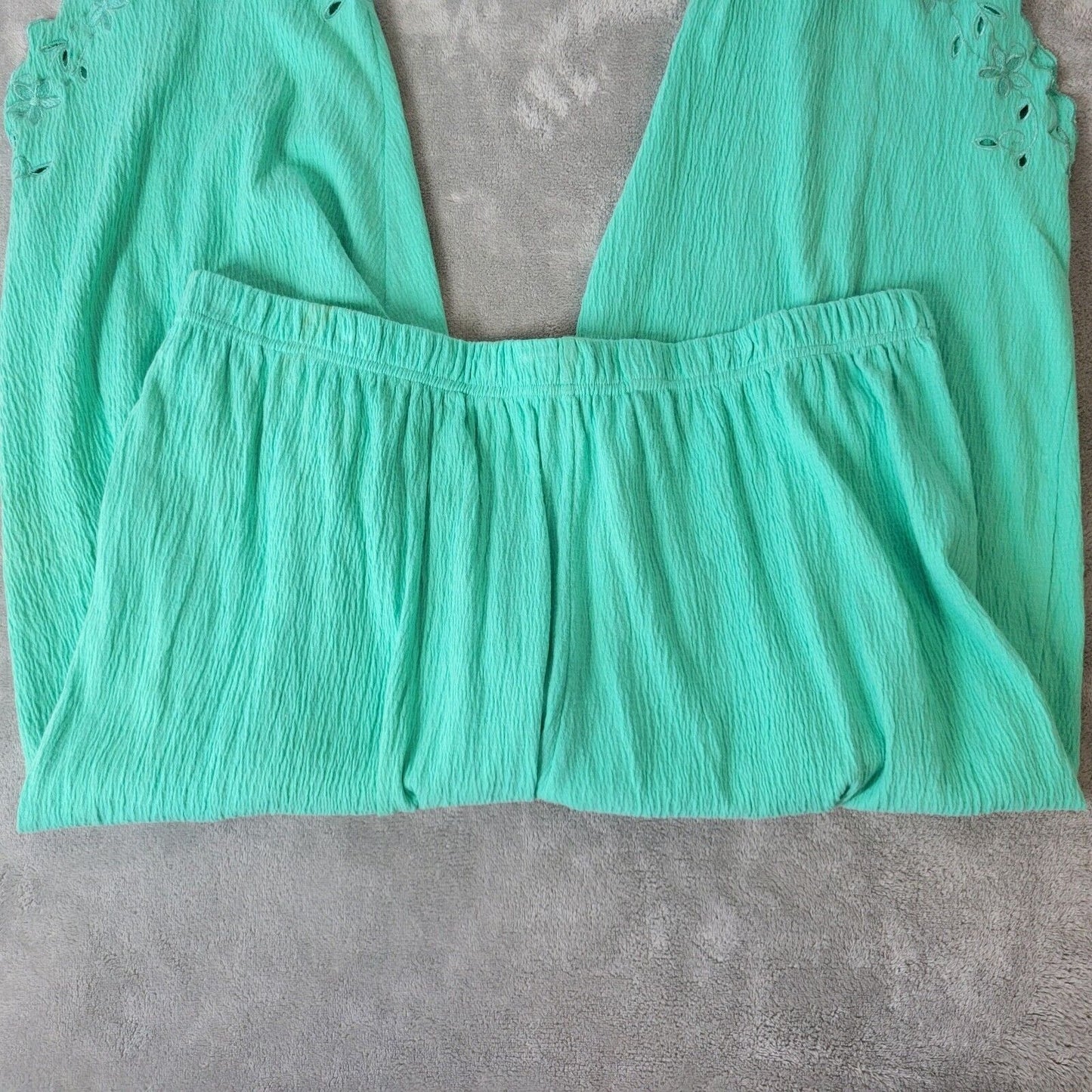 Roamans Womens Pants 1X Capri Pretty Mint Green Pull On Lightweight Eyelet Crepe