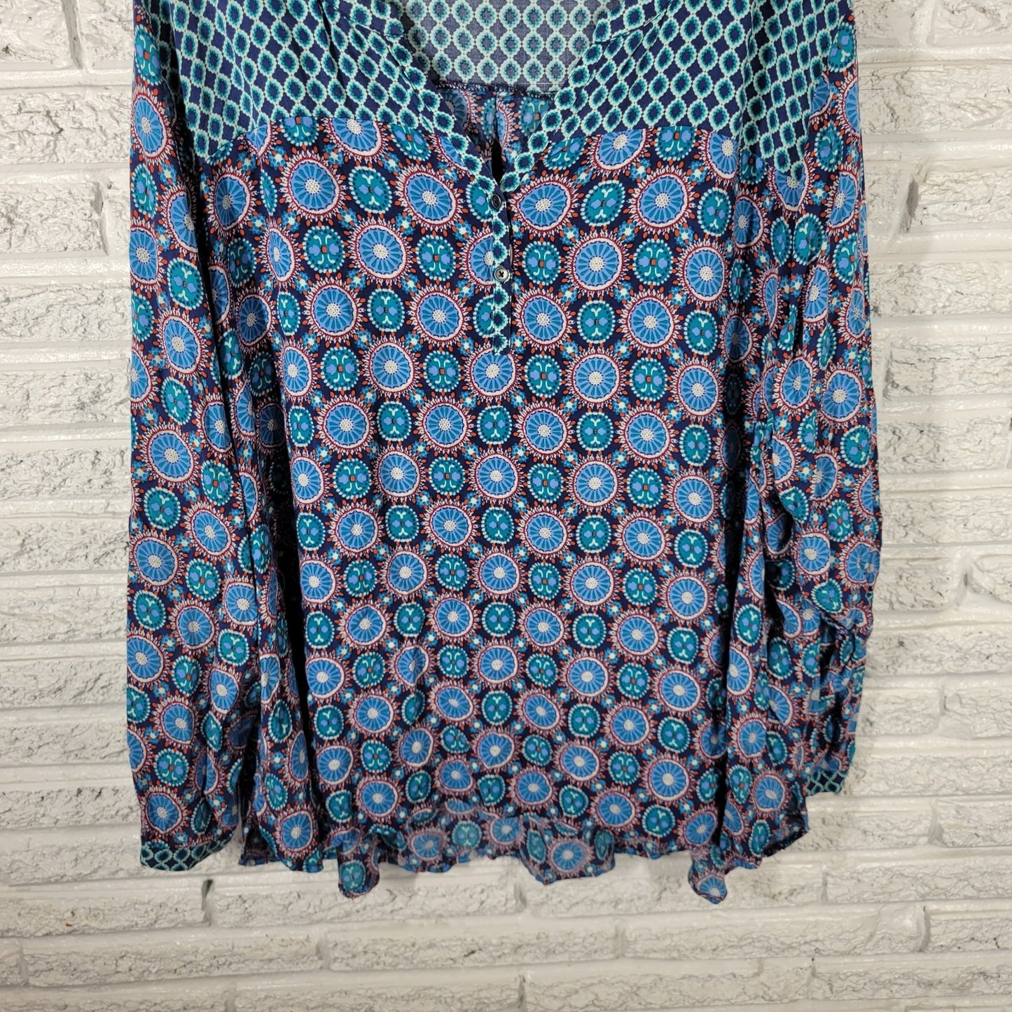 Cato Womens Top 26 28 Plus Long Sleeve Blue Red Geometric Lightweight Rayon