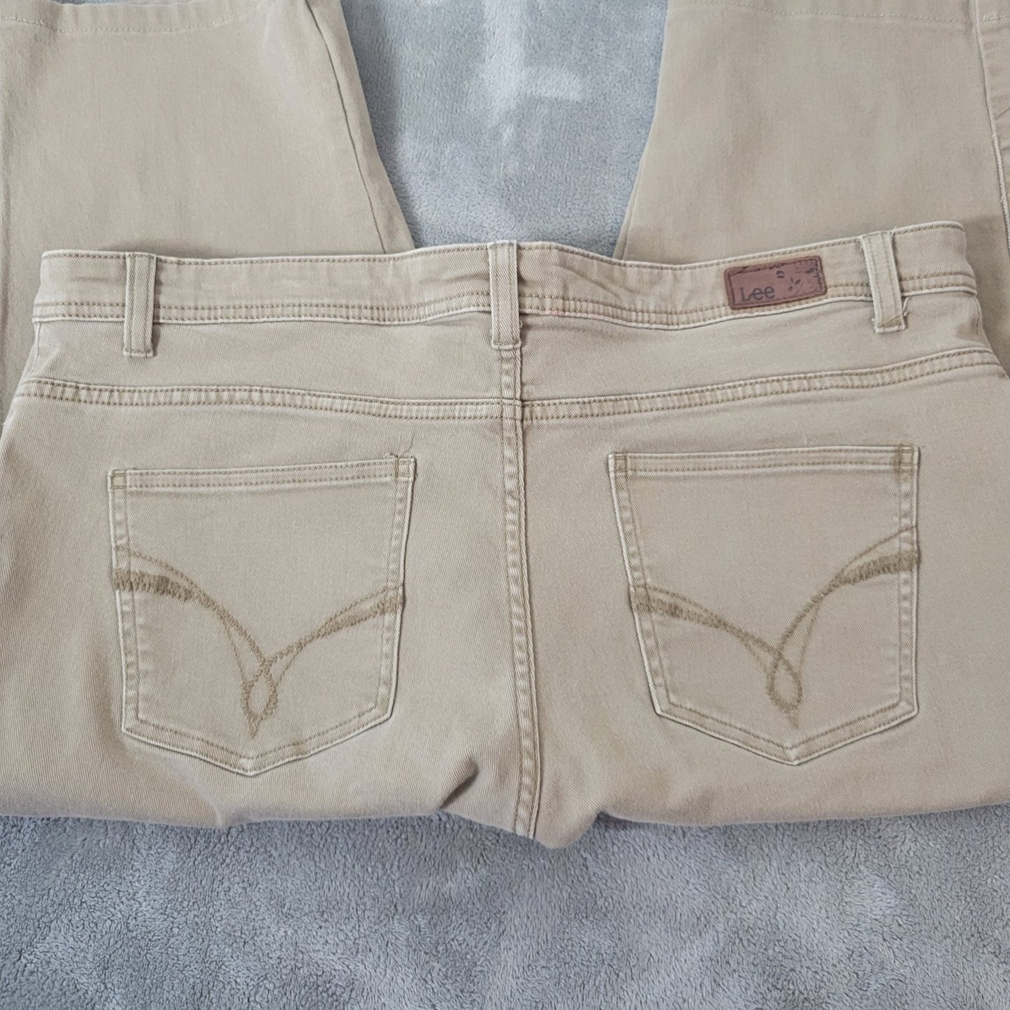 Lee Women Jeans 18W Plus Capri Lower on Waist Beige Denim Zip Fly Comfy Pockets