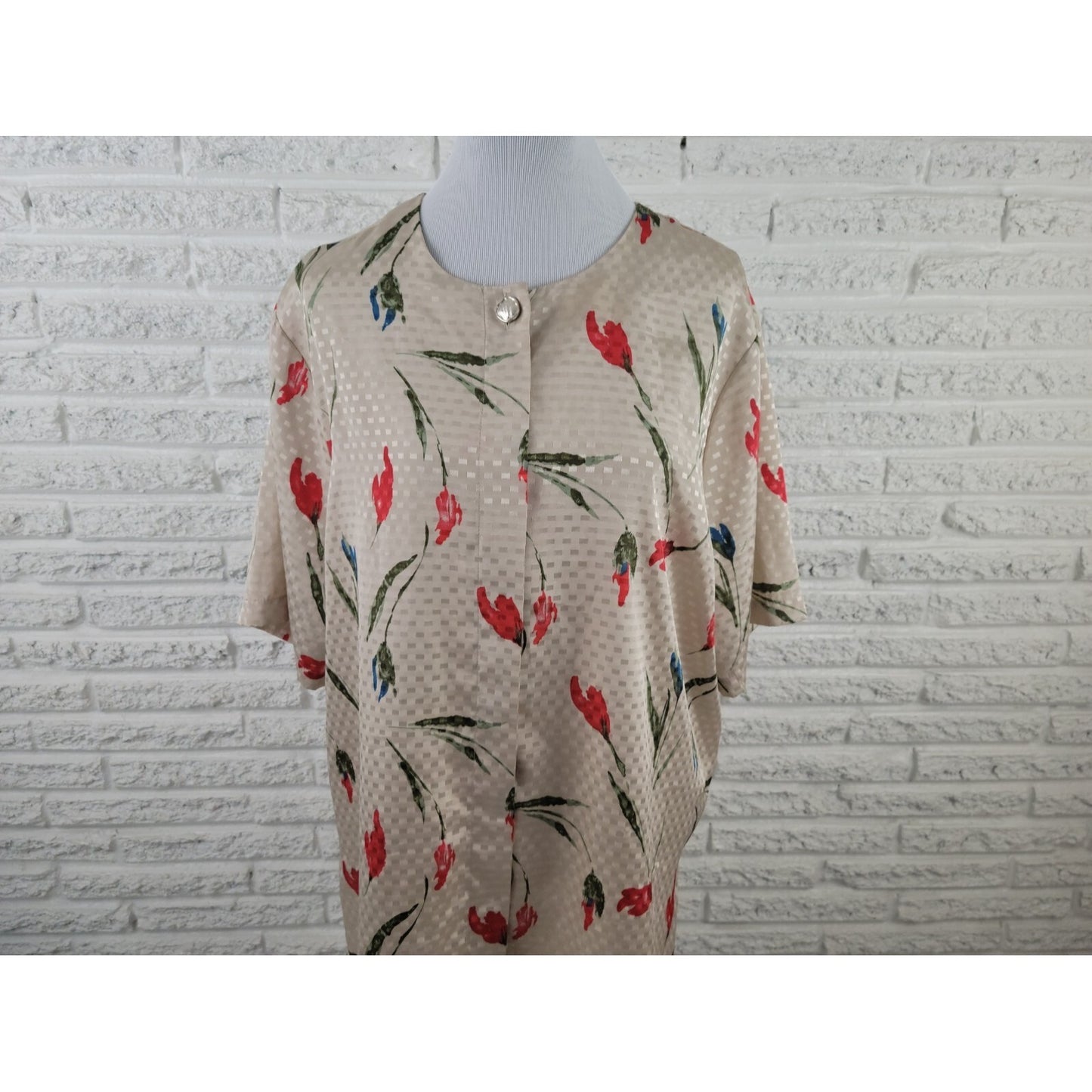 Maggie Barnes Womens Top 22W Plus Button Up Beige Red Floral Career Polyester