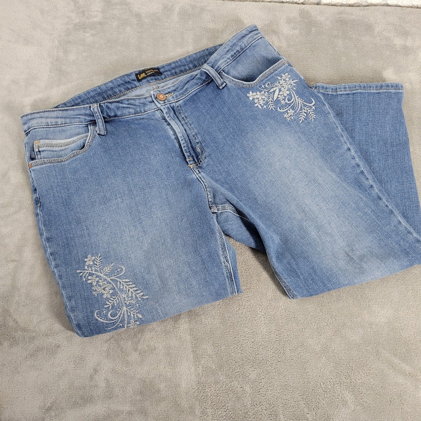 Lee Modern Series Women Jeans 18 Plus Capri Medium Blue Denim Mid Rise Embroider