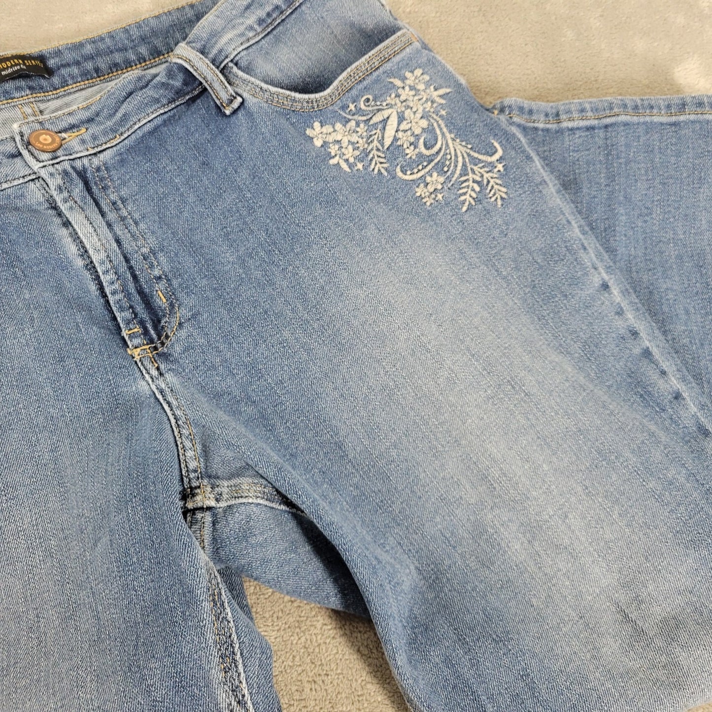 Lee Modern Series Women Jeans 18 Plus Capri Medium Blue Denim Mid Rise Embroider