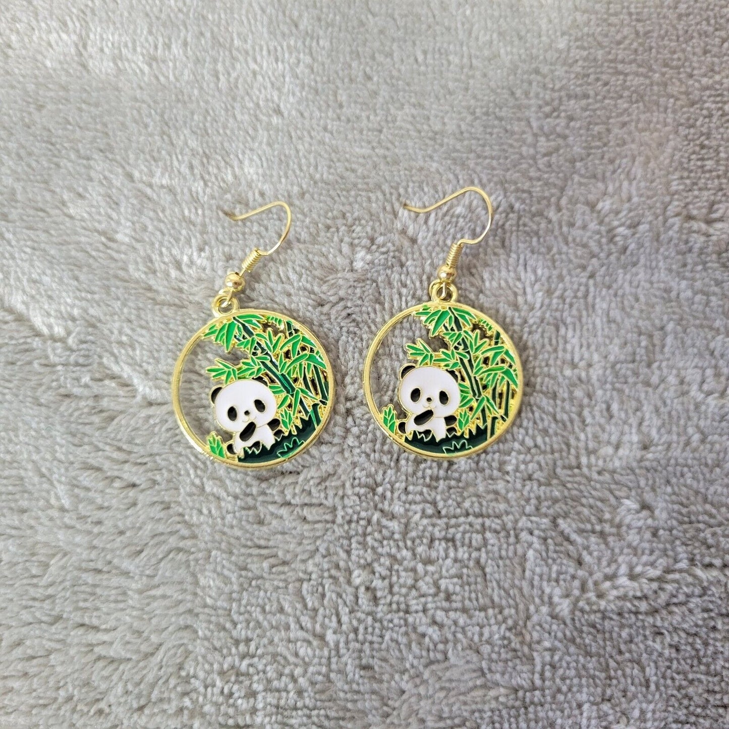 Panda Bear No. 1 Earrings One Pair Gold Tone Hanging Dangle Fish Hook Novelty