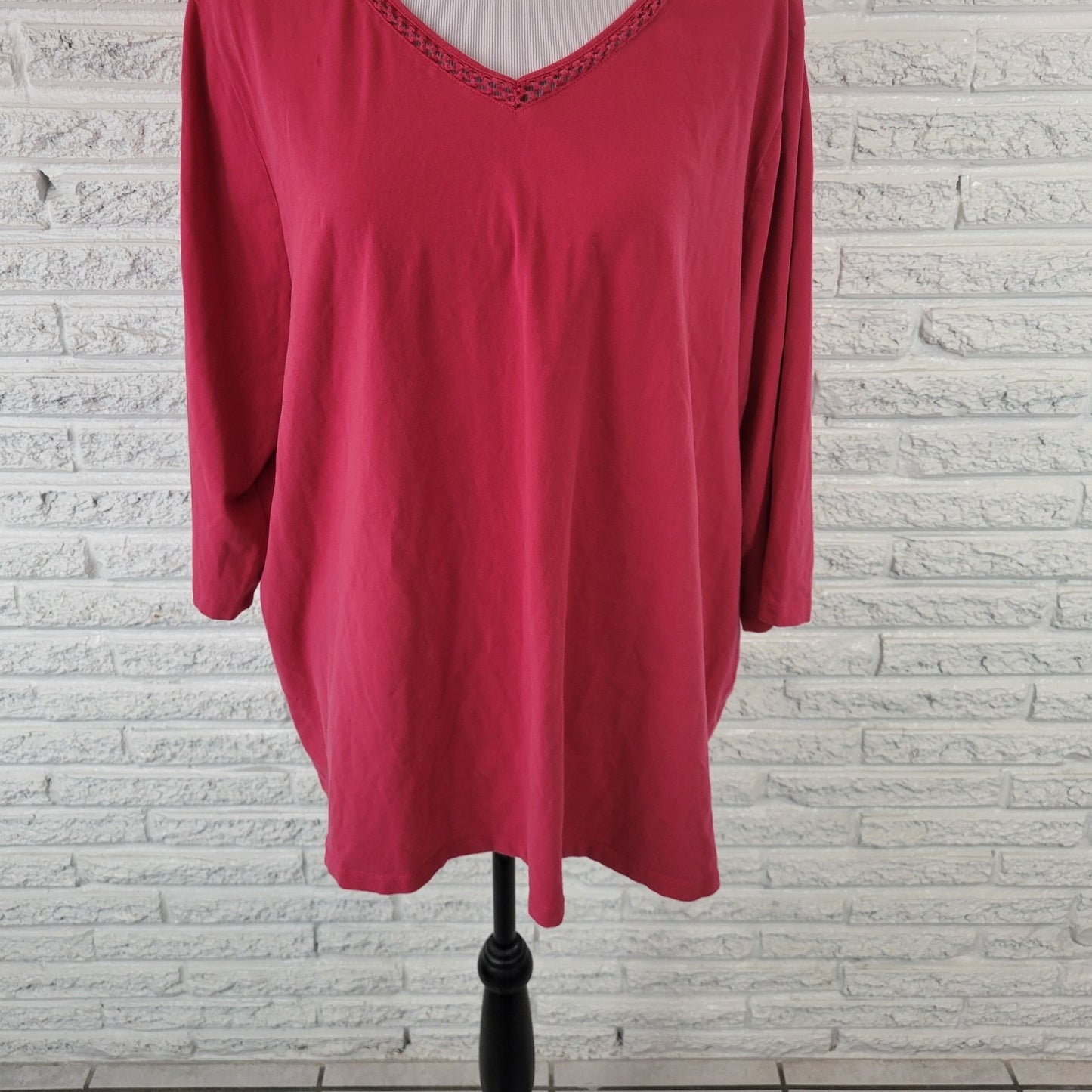 Catherines Suprema Womens Top 2X Plus 3/4 Sleeve Red Comfy  Crochet Neckline