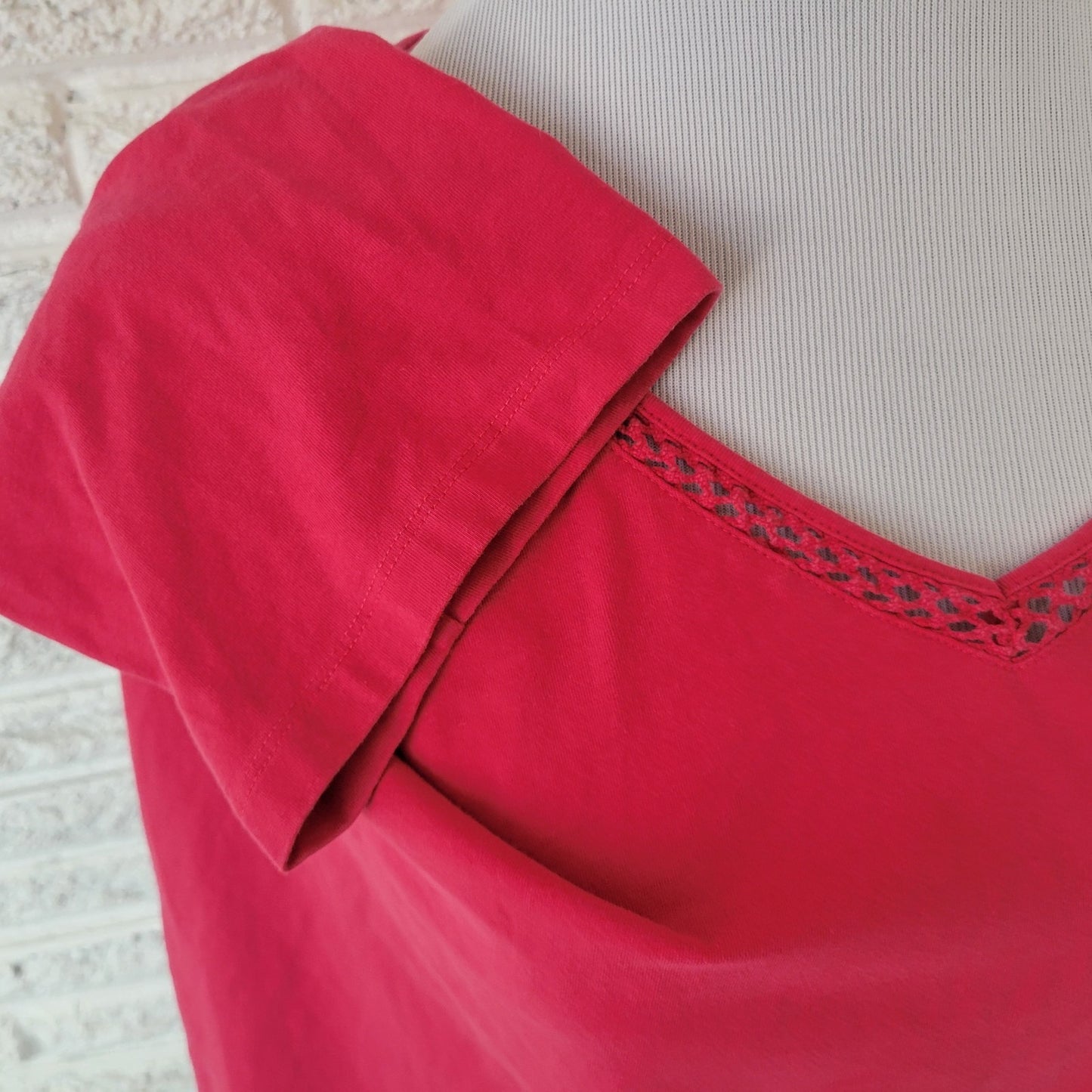 Catherines Suprema Womens Top 2X Plus 3/4 Sleeve Red Comfy  Crochet Neckline