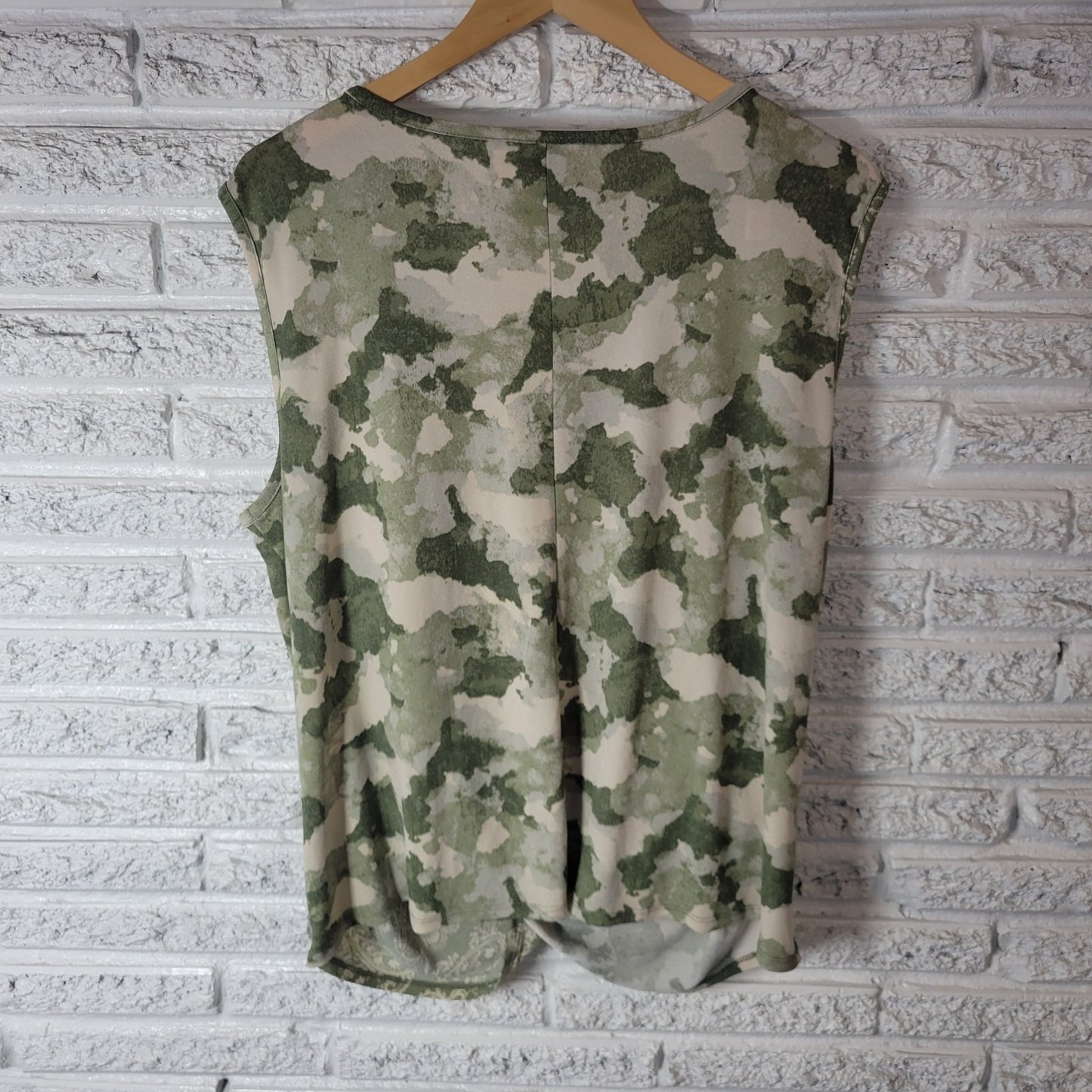 Cato Est 1946 Womens Top XL Sleeveless Green Paisley Lightweight Draped Hem