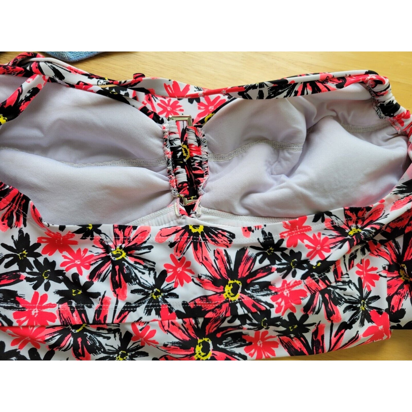 Catalina Womens Swim Top 1X Halter Tiered Pink Floral Poly Blend Built in Bra