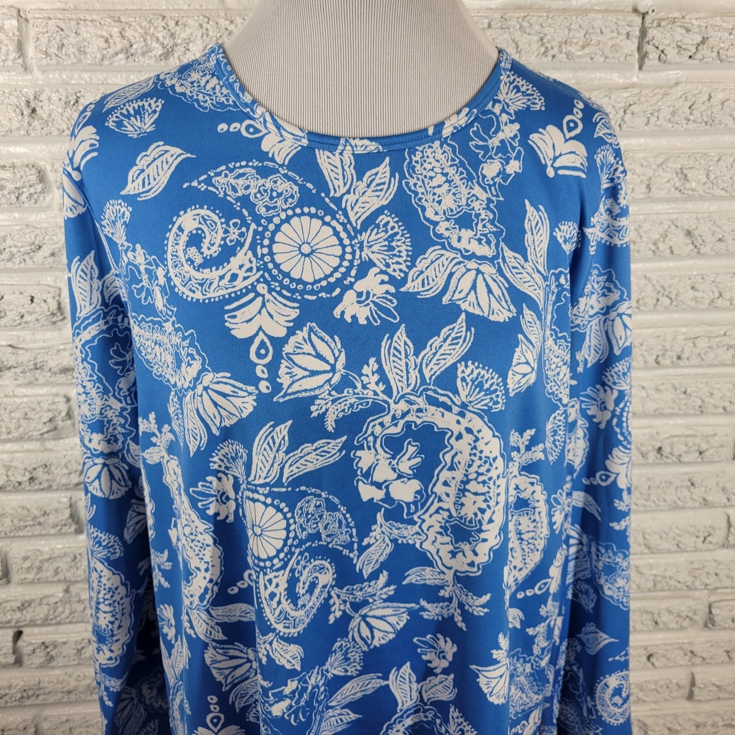 Bessie Cai Womens Top 1X Plus Long Sleeve Blue Floral Poly Blend Casual Comfy