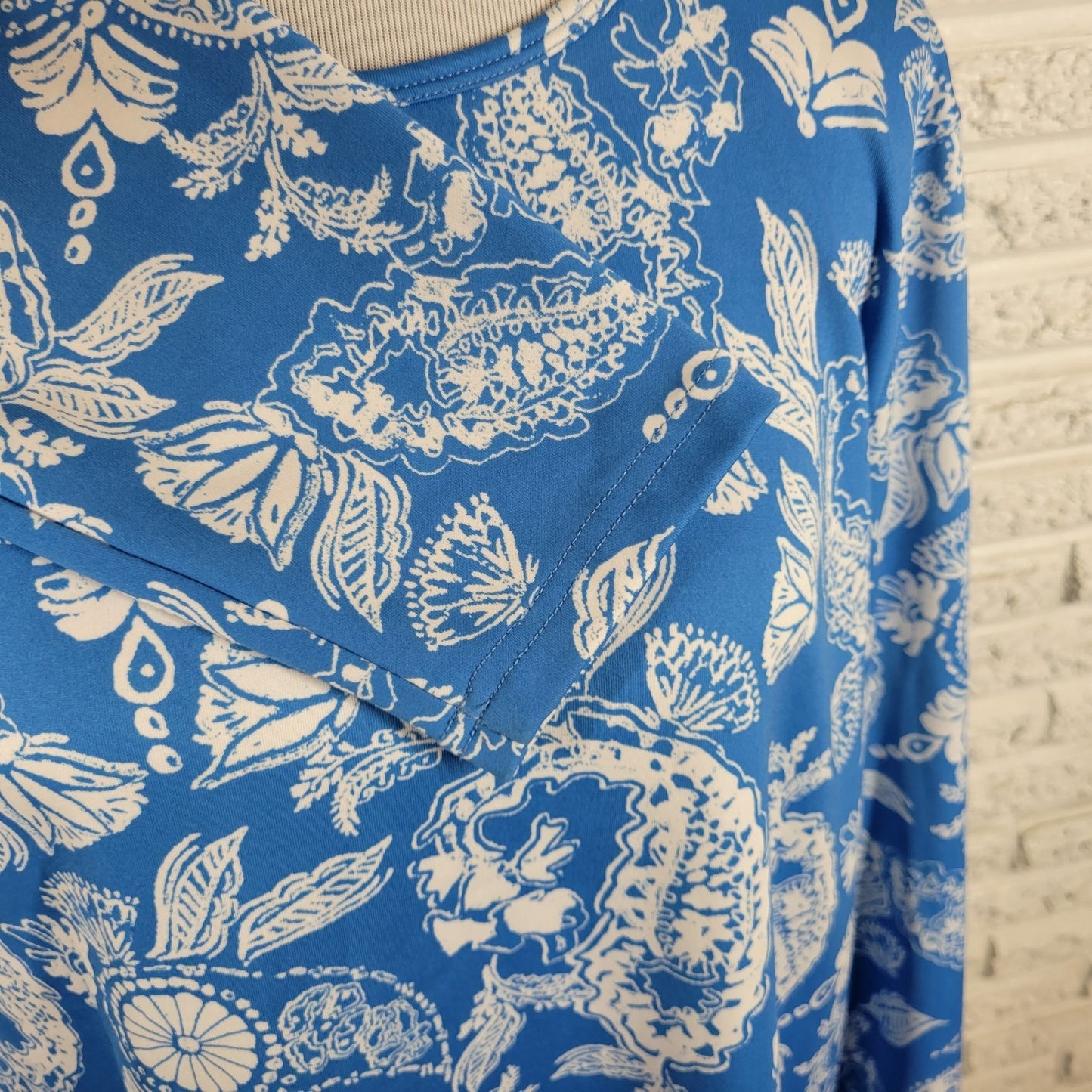 Bessie Cai Womens Top 1X Plus Long Sleeve Blue Floral Poly Blend Casual Comfy