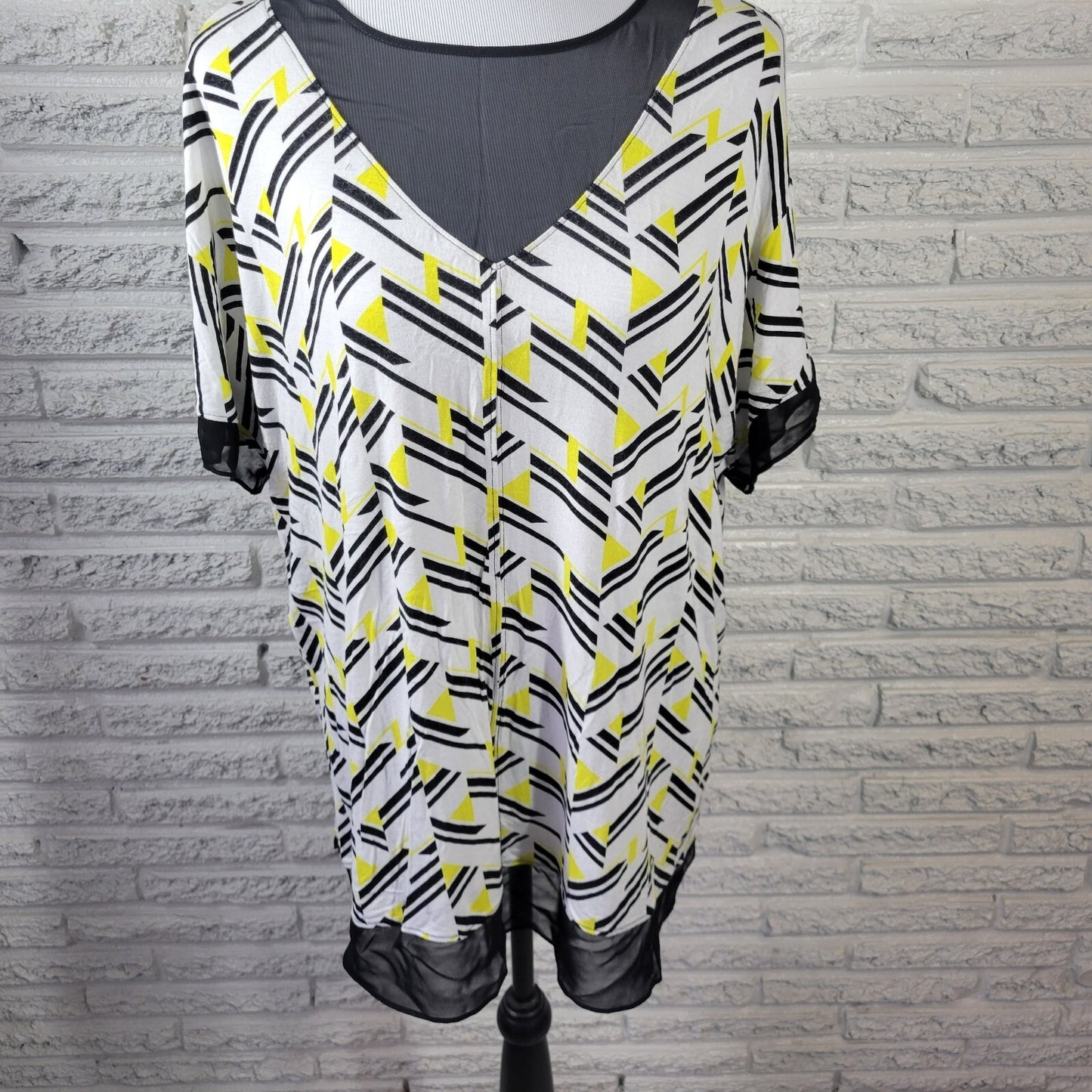 Worthington Women's XL Yellow Black Geometric Blouse Round Neck Back Zip Top