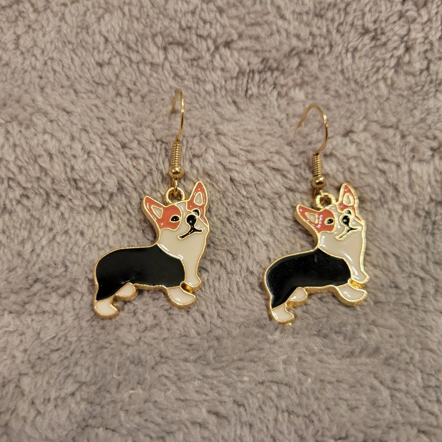 Corgi Dog Puppy Womens Earrings One Pair Gold Tone Hanging Dangle Novelty