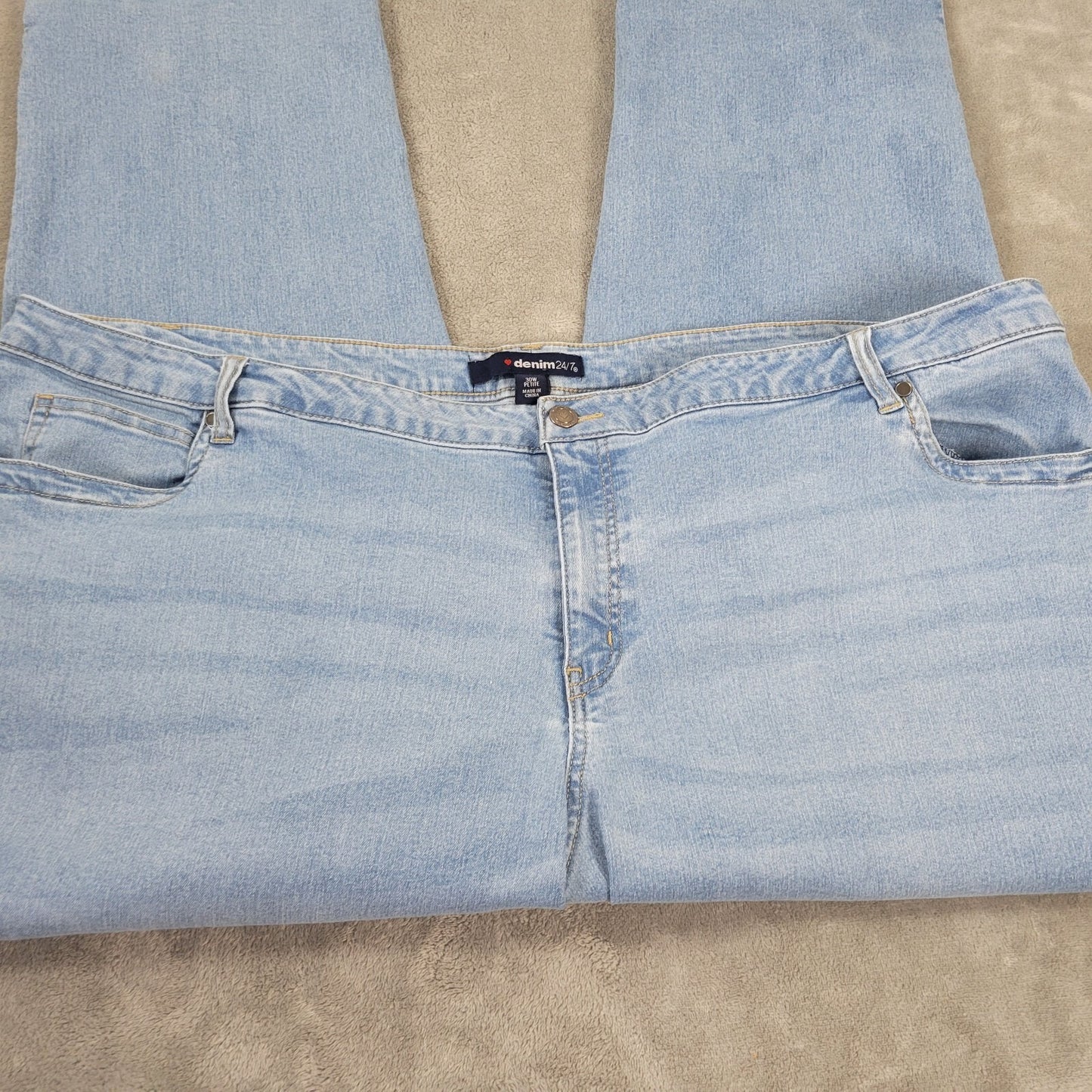 Denim 24 7 Womens Jeans 30WP Plus Cropped Light Blue Denim Zip Fly Comfort Waist