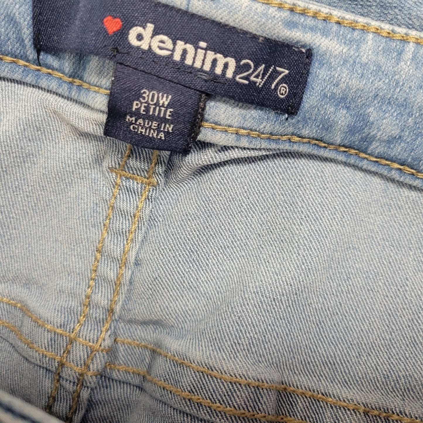 Denim 24 7 Womens Jeans 30WP Plus Cropped Light Blue Denim Zip Fly Comfort Waist