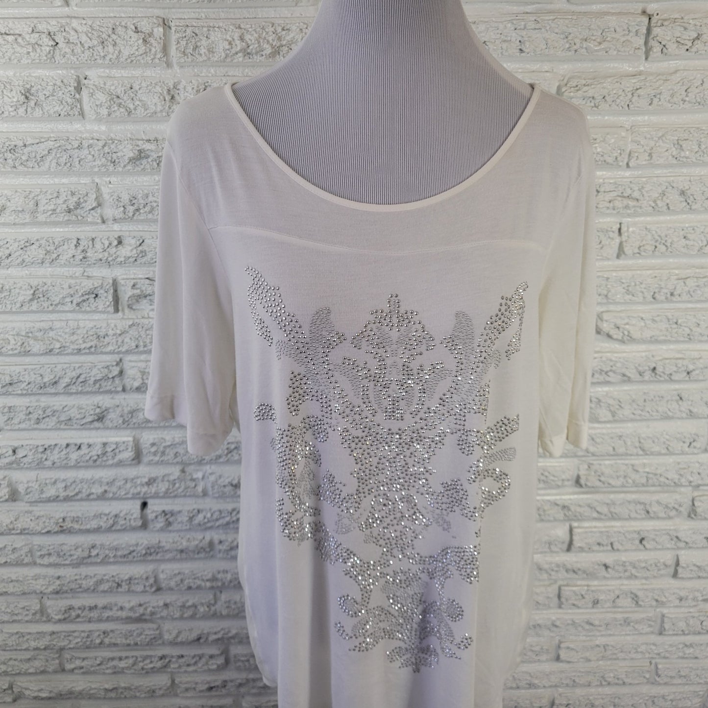 Apt. 9 XL White Studded T-Shirt Short Sleeve Round Neck Rayon Stretch Casual