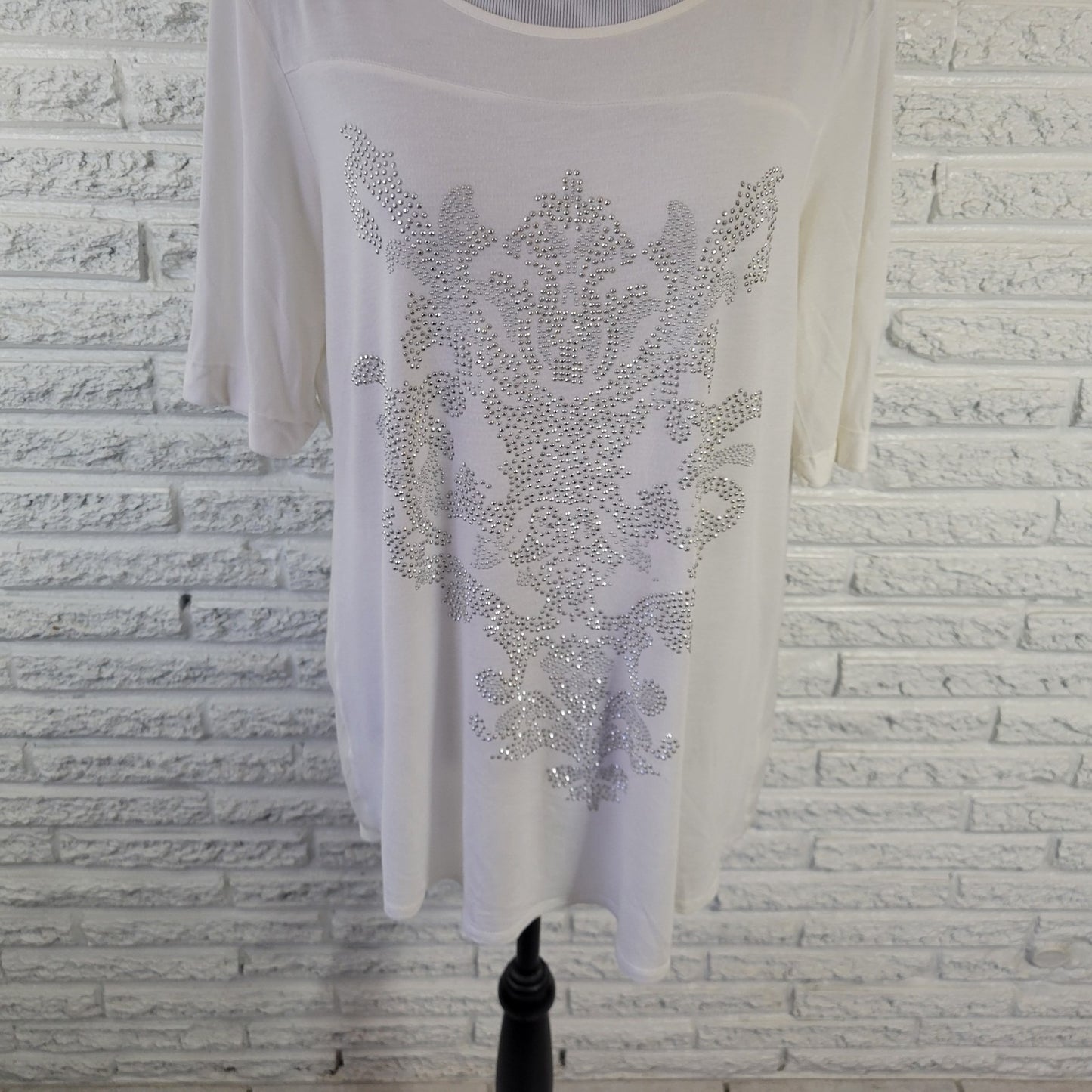 Apt. 9 XL White Studded T-Shirt Short Sleeve Round Neck Rayon Stretch Casual