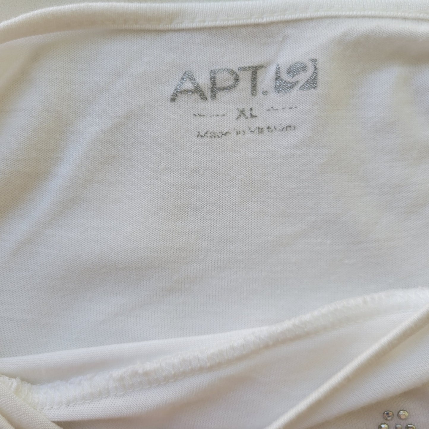 Apt. 9 XL White Studded T-Shirt Short Sleeve Round Neck Rayon Stretch Casual