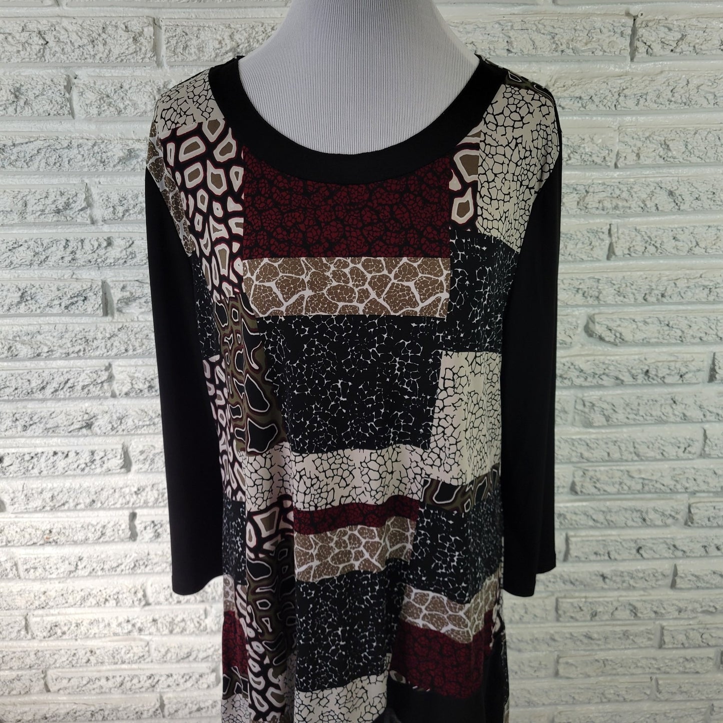 Style Co Women's XL Tunic Top Black Red Geometric 3/4 Sleeve Chiffon Hem Blouse