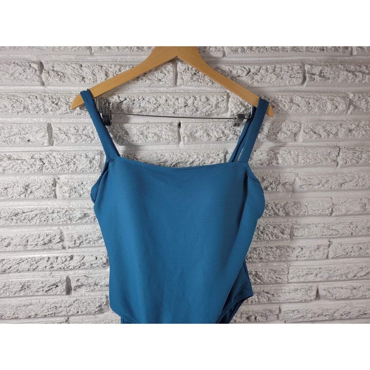 Kona Sol Womens Swimsuit Extra Large One Piece Blue Ribbed Bra Keyhole Back