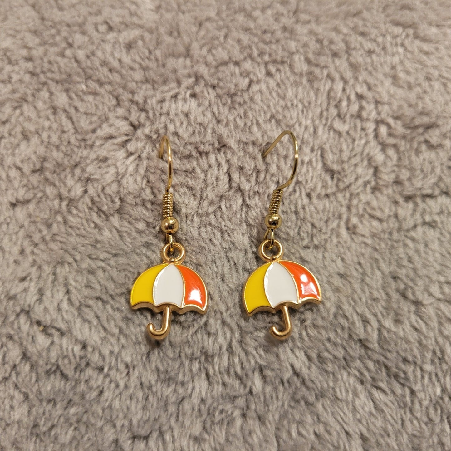 Umbrella #3 Womens Earrings One Pair Hanging Dangle Alloy Novelty Gold Tone