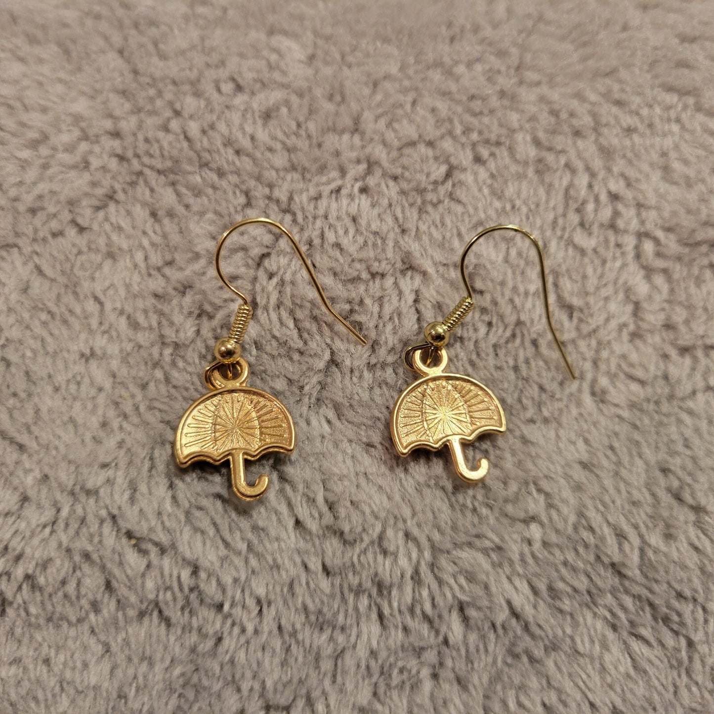Umbrella #3 Womens Earrings One Pair Hanging Dangle Alloy Novelty Gold Tone