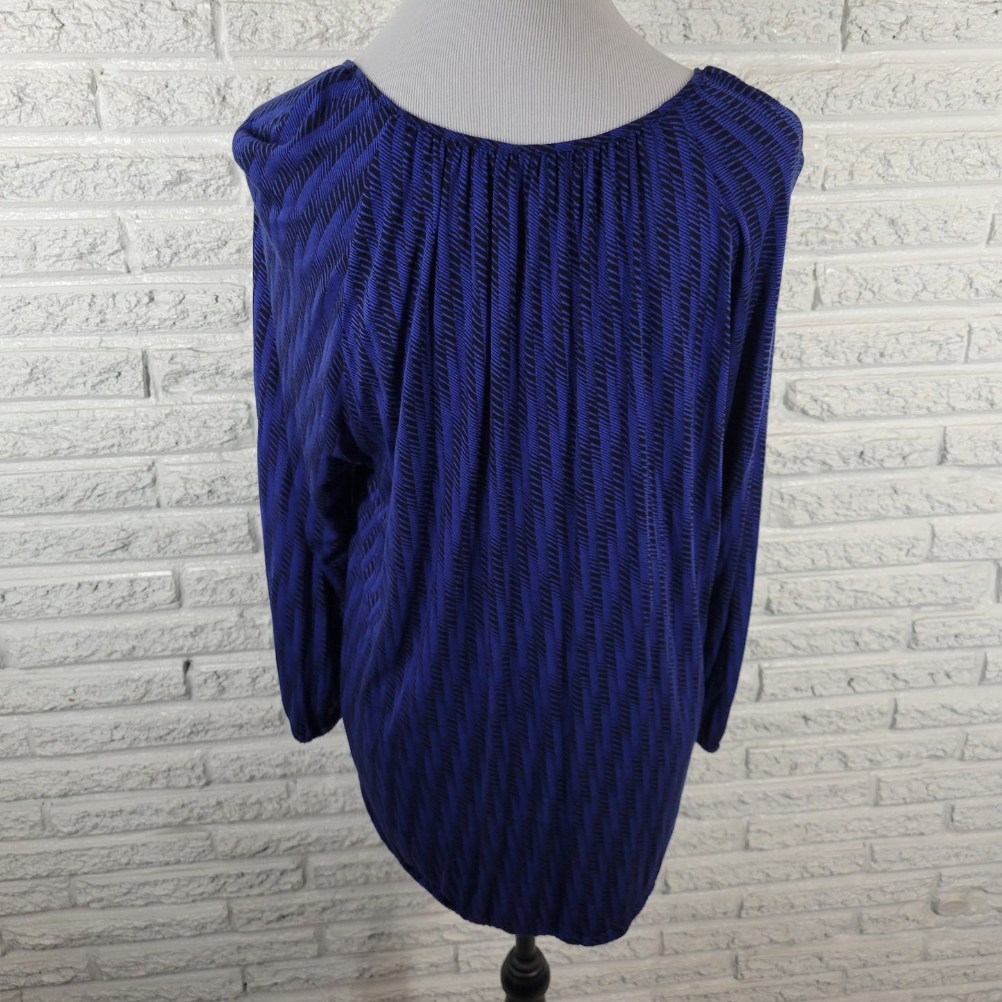 Daisy Fuentes Women's XL Top Tunic Blue Geometric Rayon Long Sleeve Lightweight