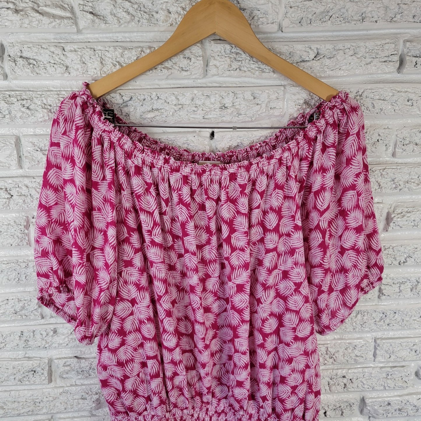 Michael Kors 1X Plus Pink White Leaf Peplum Blouse 100% Cotton Boat Neck Frilly