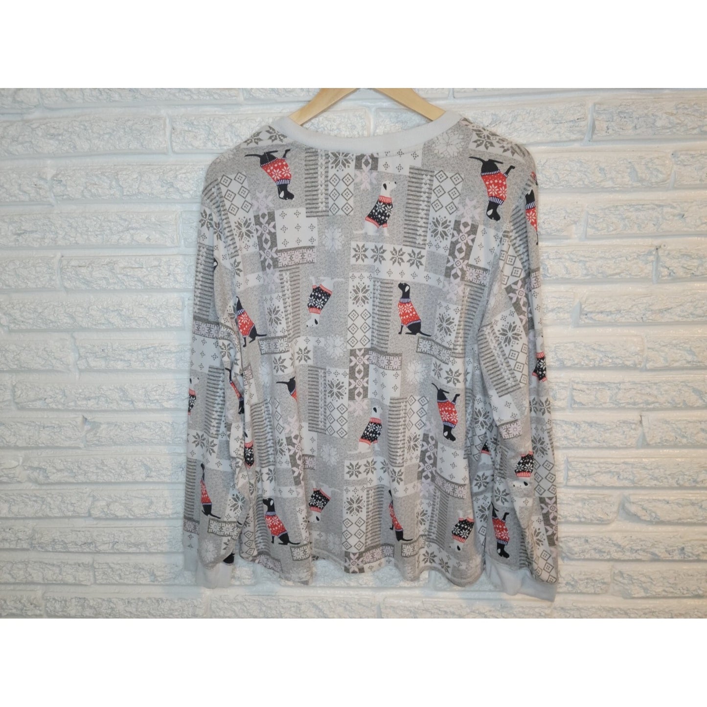 Secret Treasures Womens Top 3X Plus Top Gray Retriever Dog Winter Long Sleeve