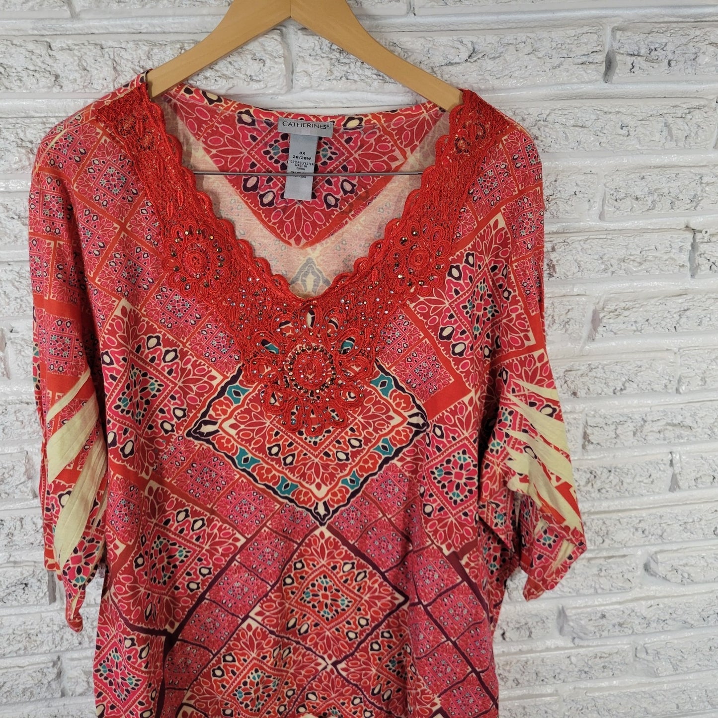 Catherines 3X Plus Size Top Red Geometric Studded Rhinestone V-Neck 3/4 Sleeve
