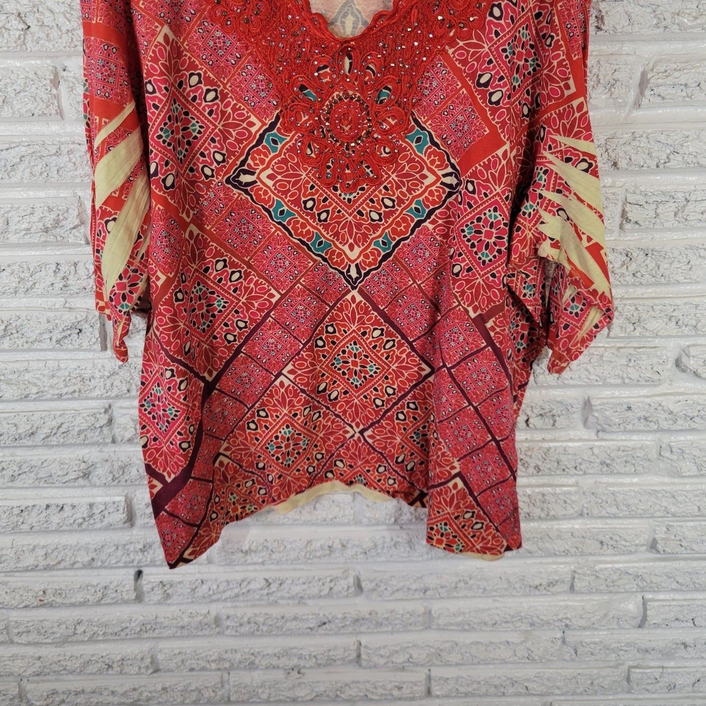 Catherines 3X Plus Size Top Red Geometric Studded Rhinestone V-Neck 3/4 Sleeve
