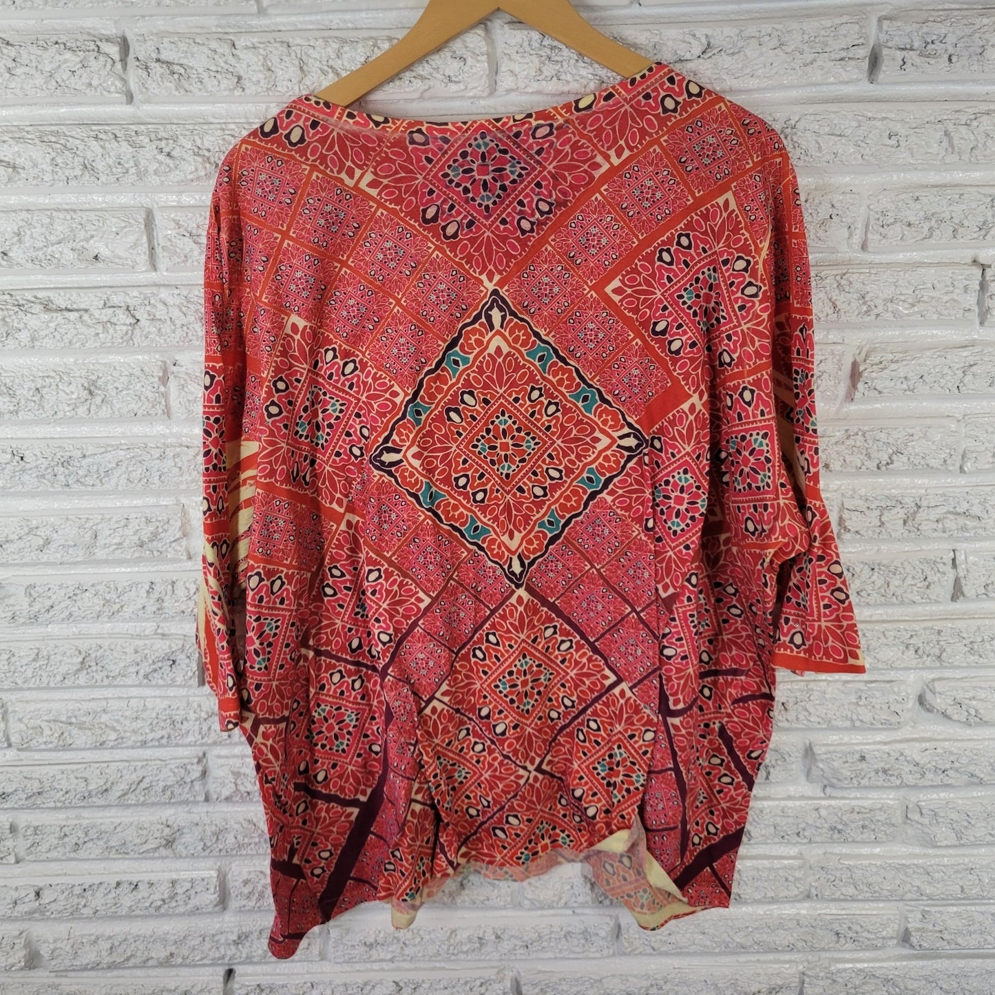 Catherines 3X Plus Size Top Red Geometric Studded Rhinestone V-Neck 3/4 Sleeve