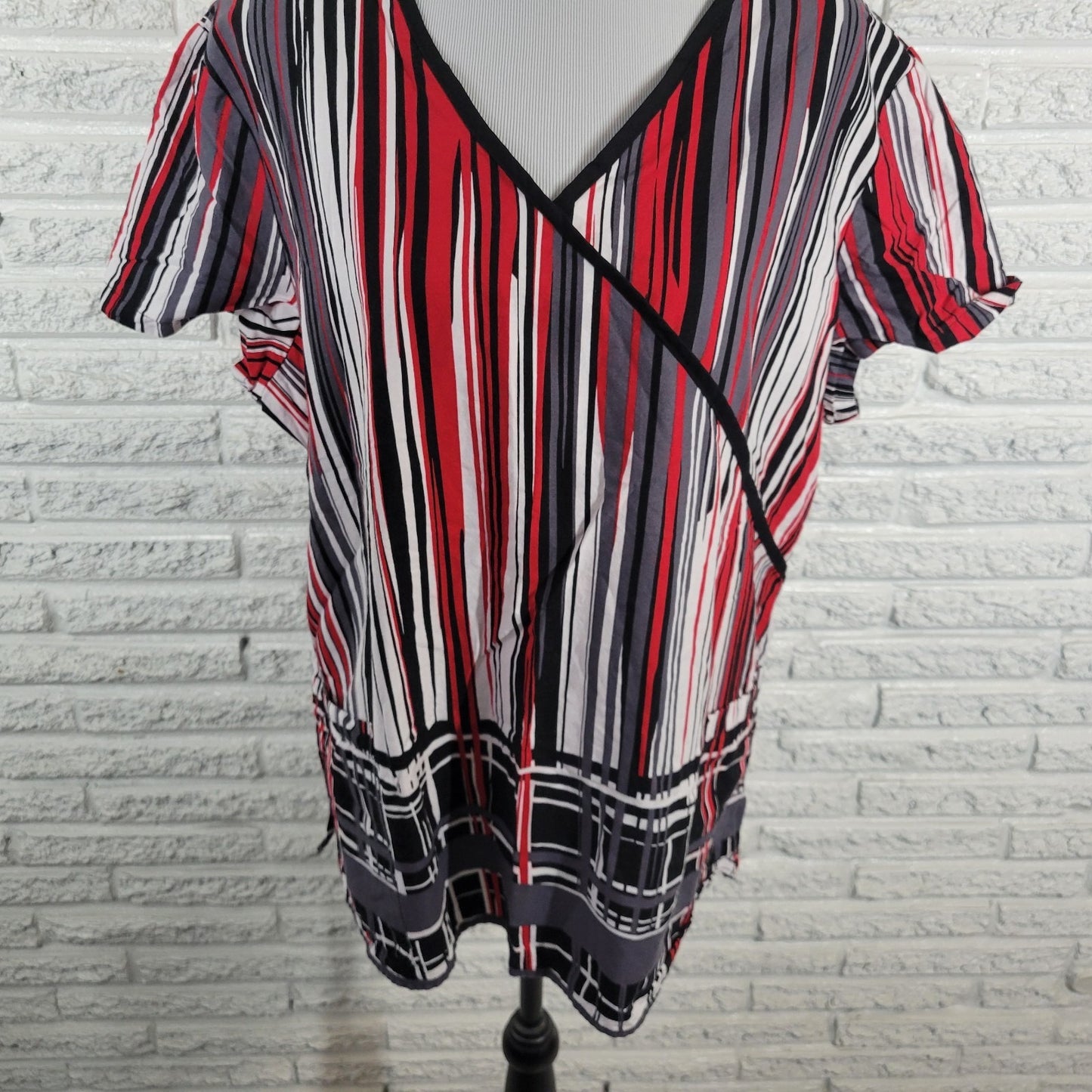 White Cross Unisex Scrub Top XXL Plus Black Red Stripes Cotton Pockets Medical