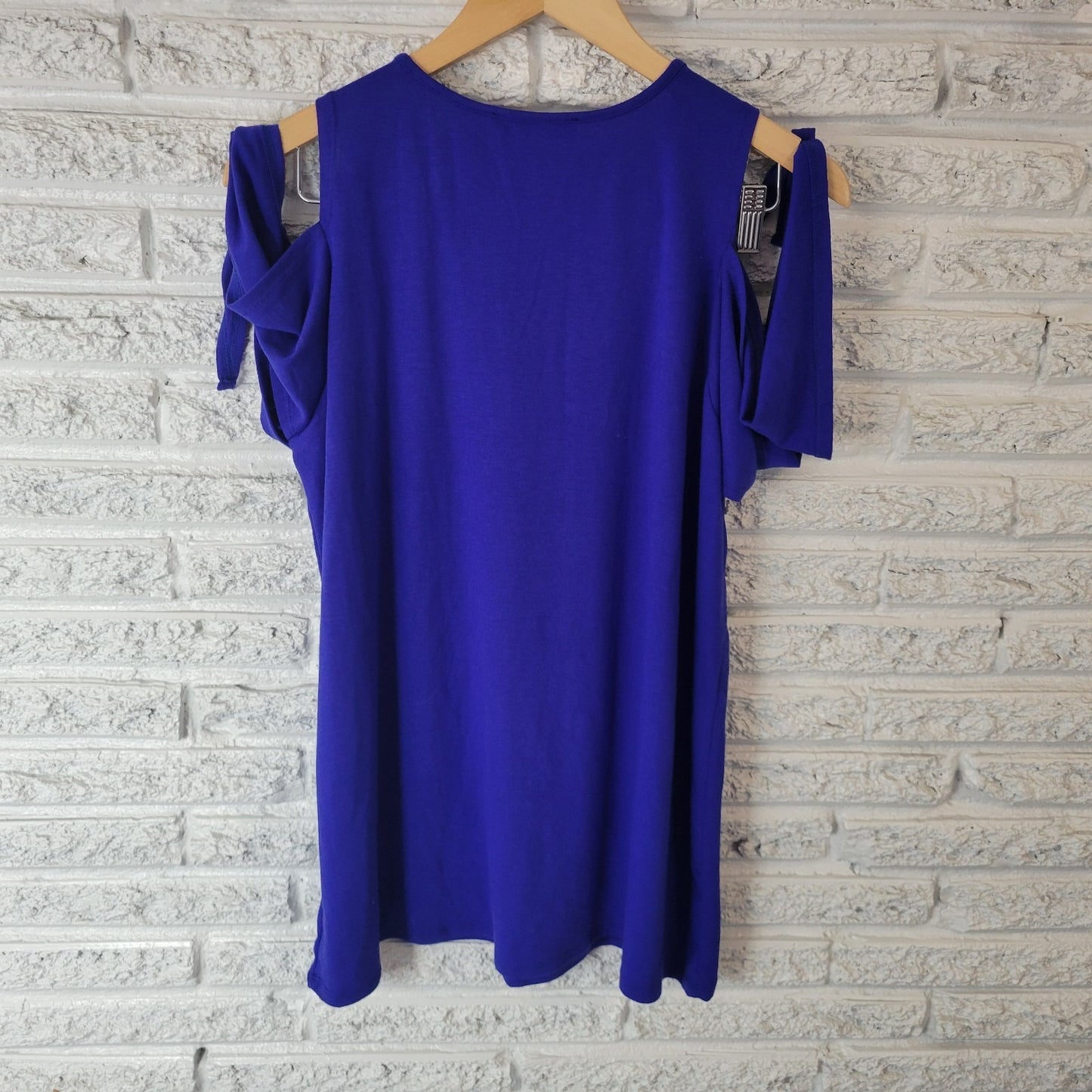 Shiela Rose Womens Top Extra Large XL Cold Shoulder Blue Poly Blend Soft Casual