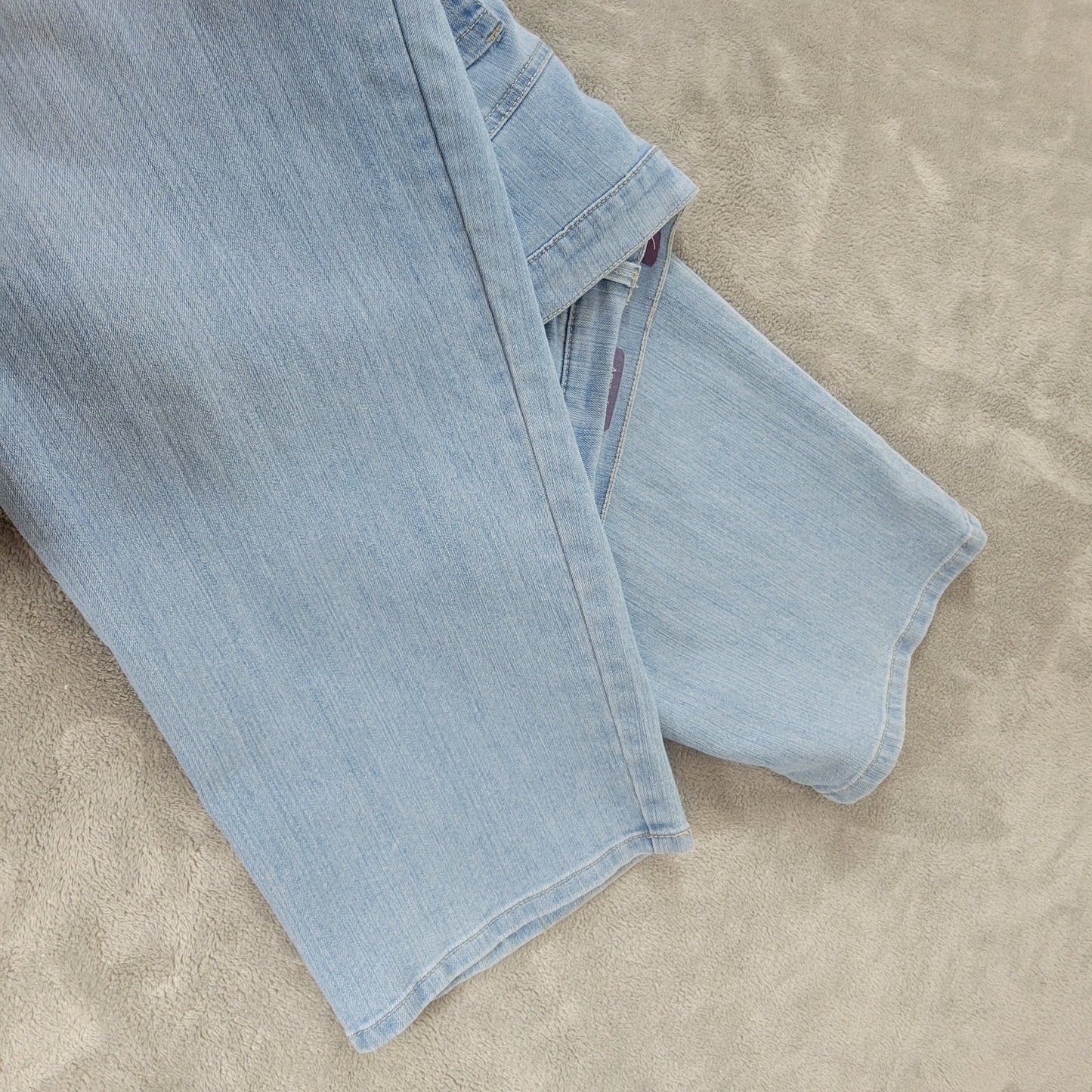 Gloria Vanderbilt Amanda Womens Jeans 24W Plus Light Blue Denim Zip Fly Comfy