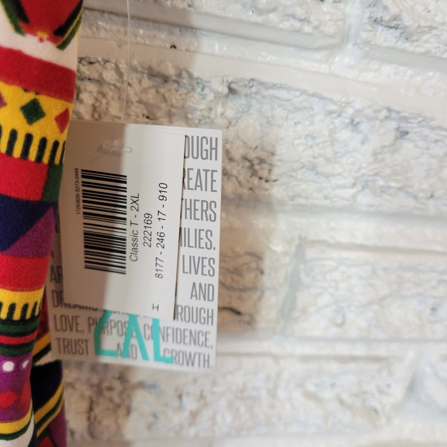 Christmas Lularoe Womens Top 2XL Plus Tee Santa Red Geometric Comfy Poly Blend