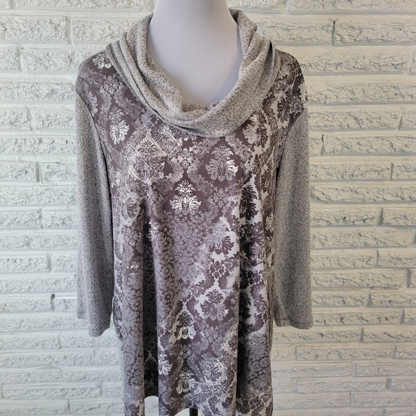 Ruby Rd Women Sweater 1X Plus 3/4 Sleeve Gray White Floral Cowl Soft Lightweight