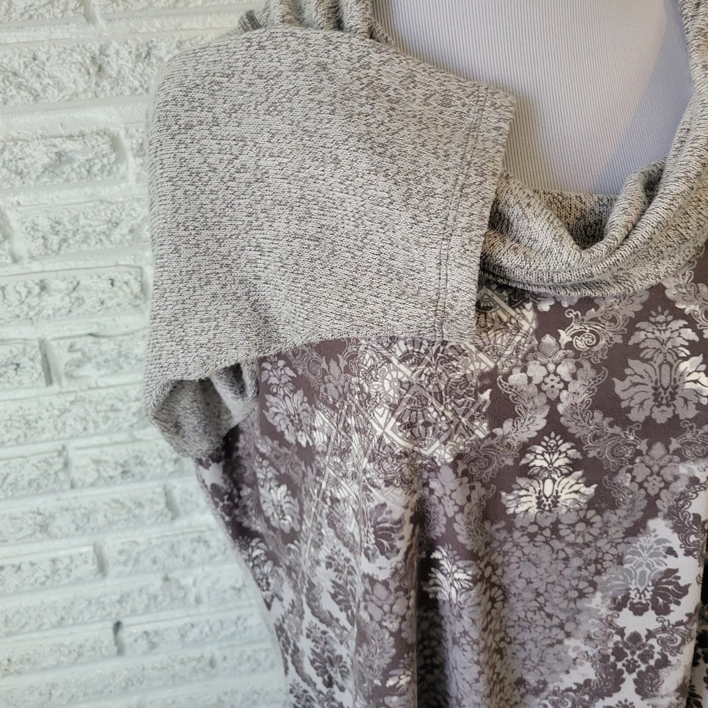Ruby Rd Women Sweater 1X Plus 3/4 Sleeve Gray White Floral Cowl Soft Lightweight