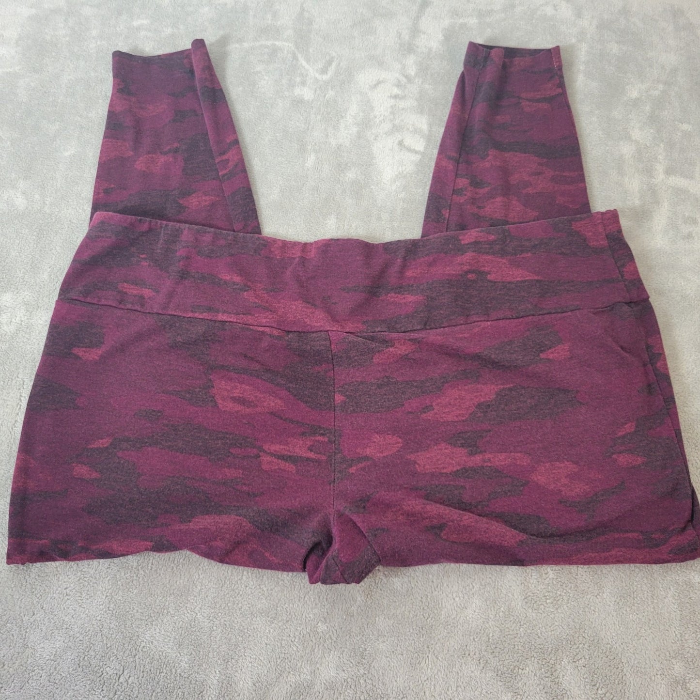 Terra Sky Womens Pants 4X Plus Leggings Cropped Capri Burgundy Camouflage Comfy