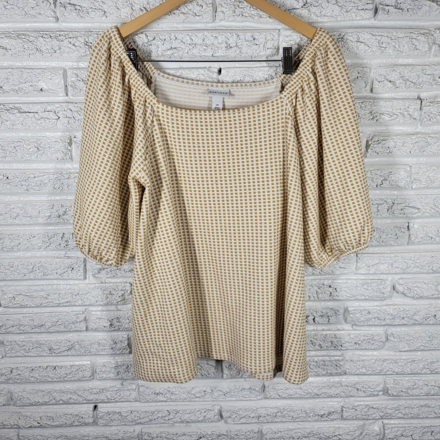 Ava & Viv 2X Plus Size Top Blouse Gold White Geometric Tiny Squares Puff Sleeve