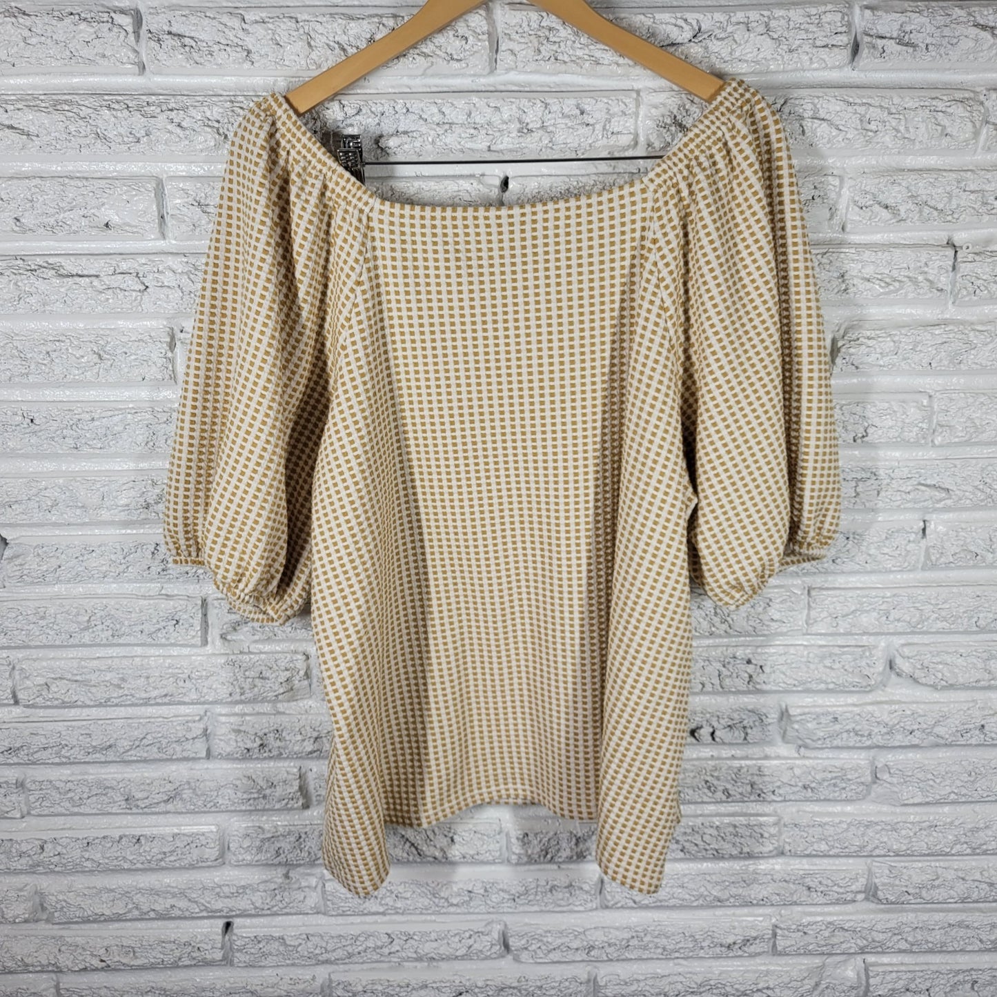 Ava & Viv 2X Plus Size Top Blouse Gold White Geometric Tiny Squares Puff Sleeve
