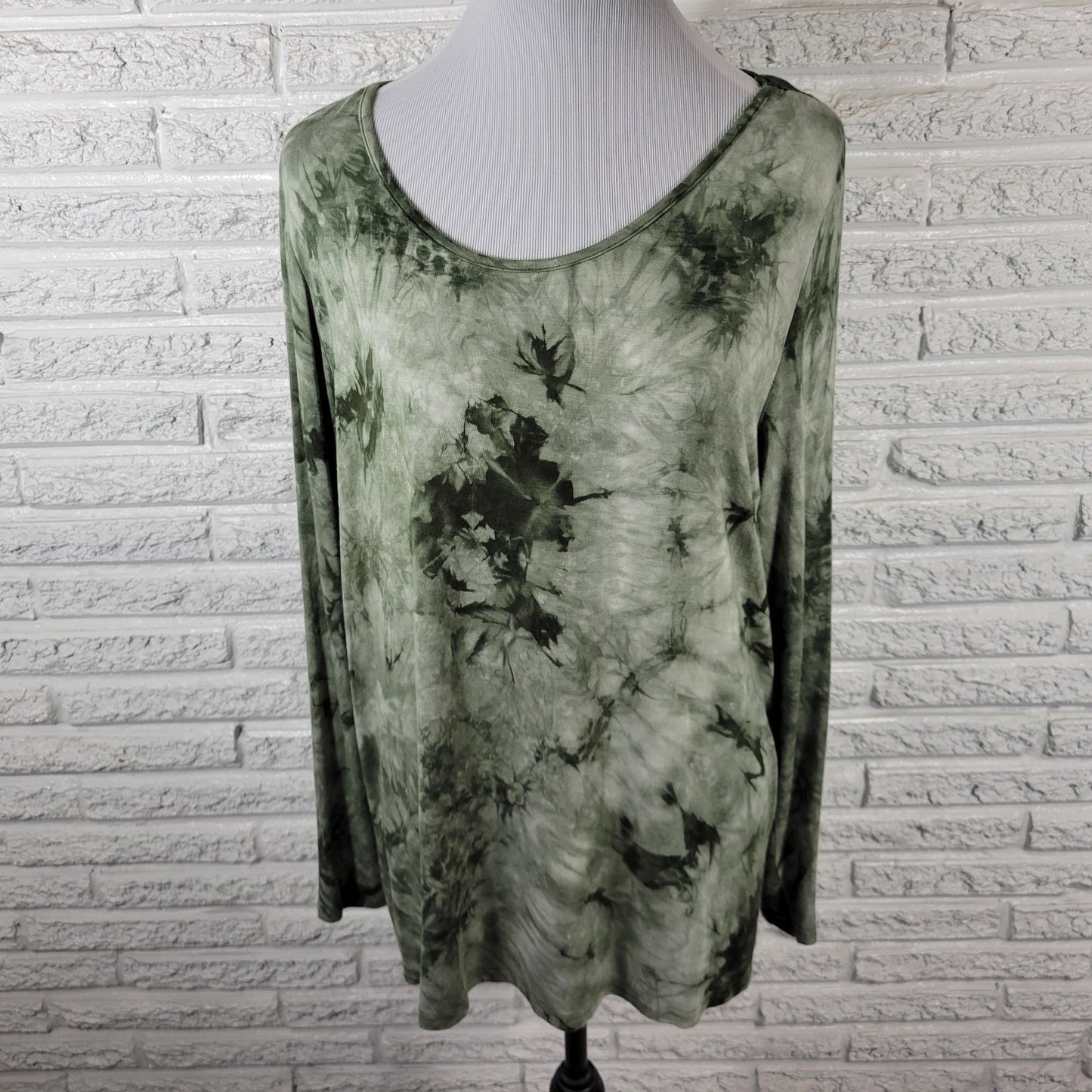 New Direction XL Tunic Top Green Tie Dye Long Sleeve Round Neck TIE35E