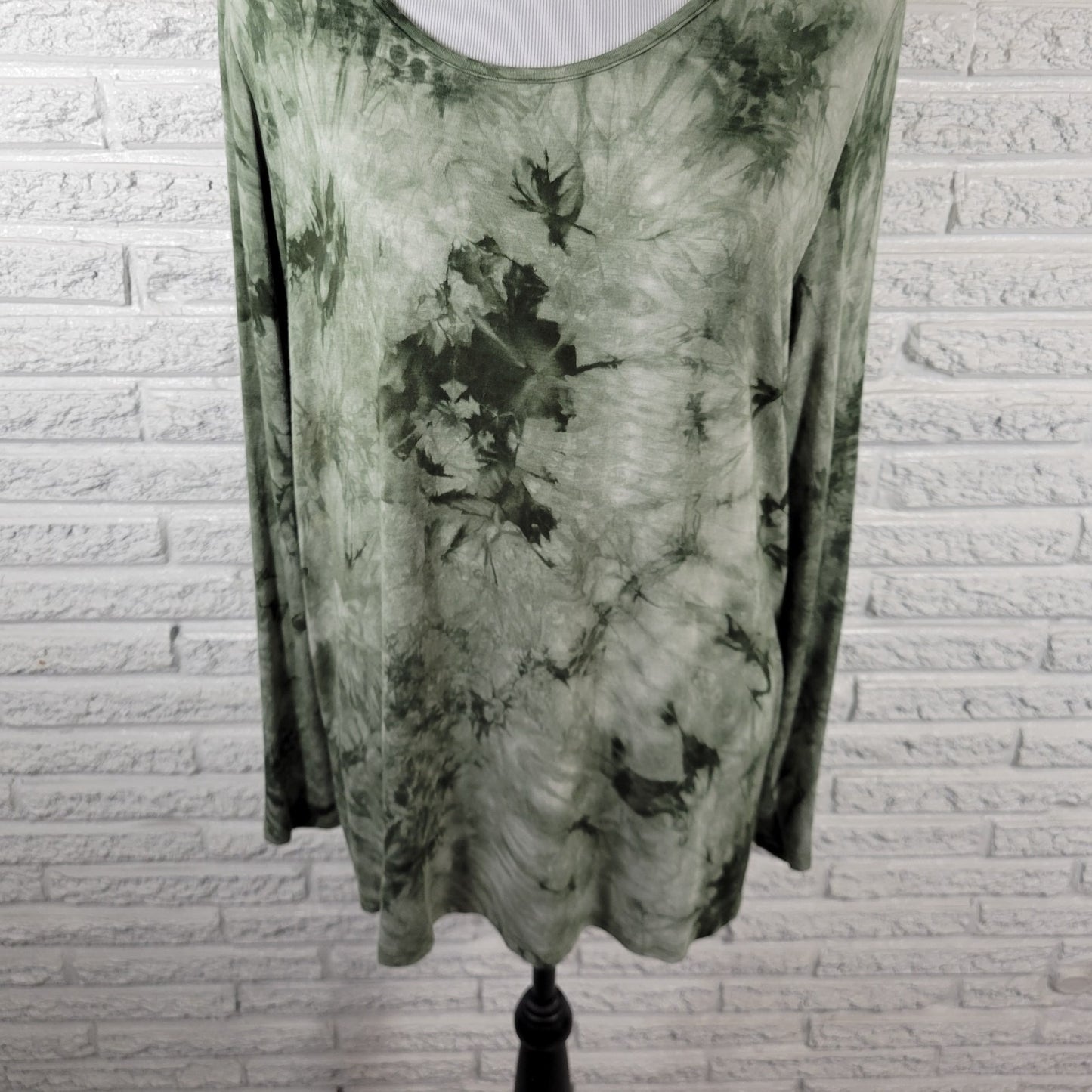 New Direction XL Tunic Top Green Tie Dye Long Sleeve Round Neck TIE35E