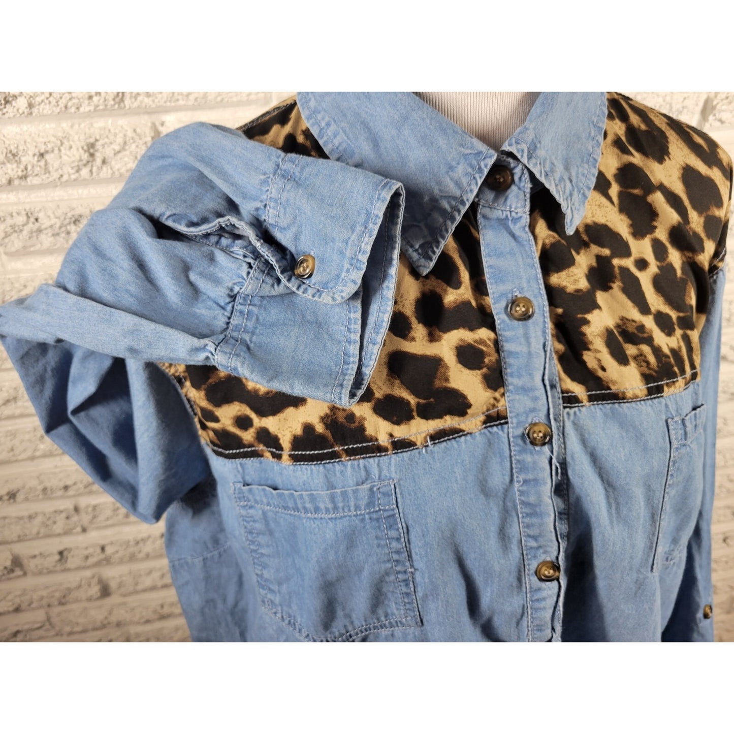 Truth NYC Womens Top 3X Plus Long Sleeve Blue Animal Print Chambray Collar