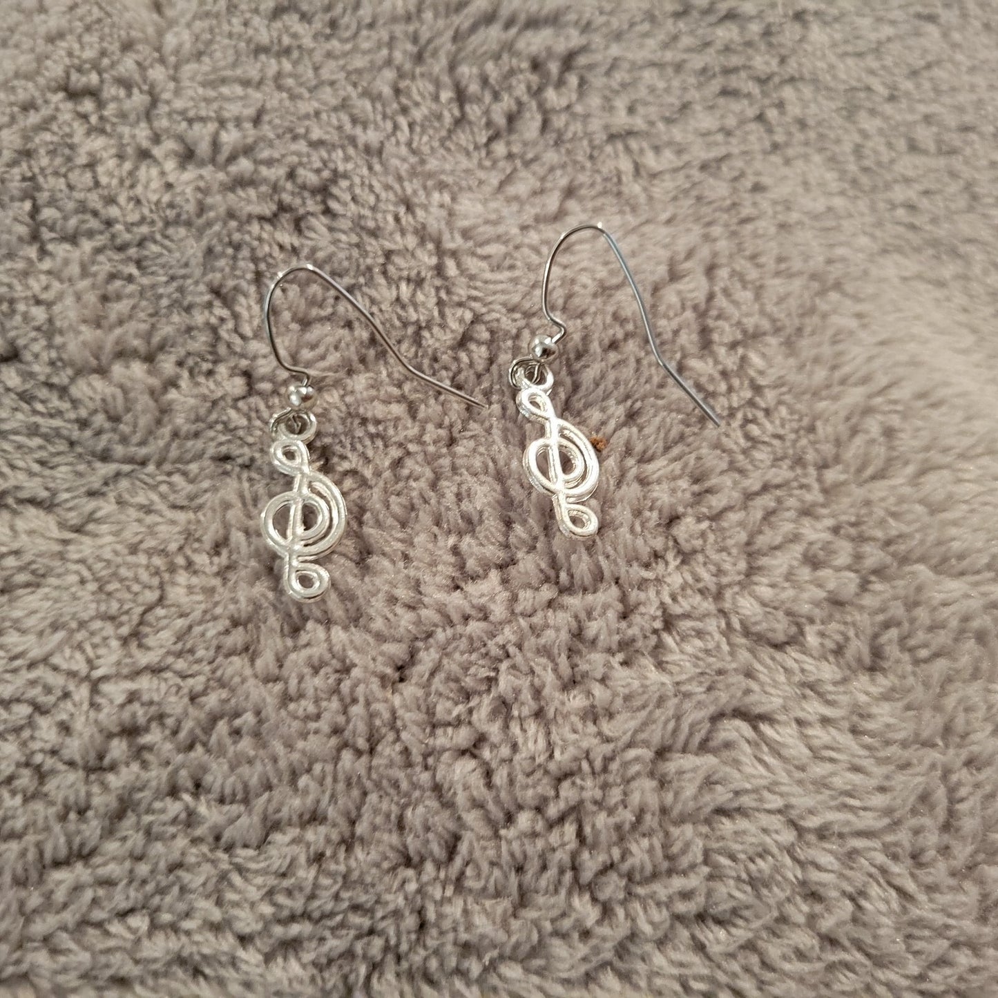 Treble Clef #4 Womens Earrings One Pair Music Silver Tone Alloy Band Orchestra