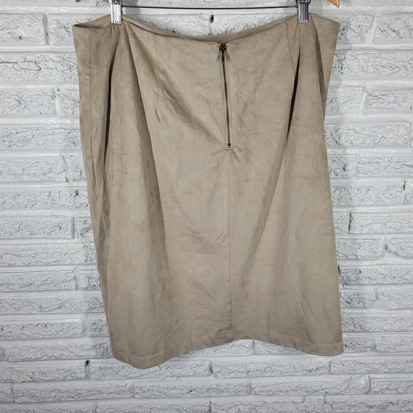 Cato Est 1946 Women's 18W Tan Beige Faux Suede Pencil Skirt Soft Straight Zip