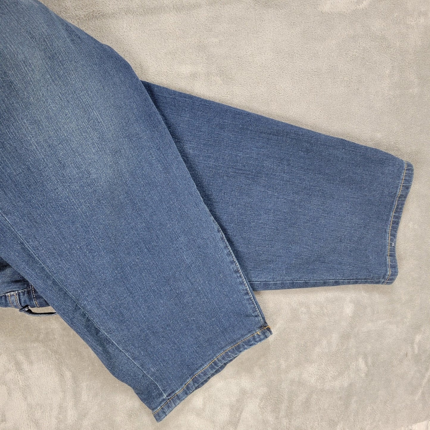 Torrid Womens Jeans 26R Plus  Feel the Fit Perfect Ankle Boyfriend Medium Blue