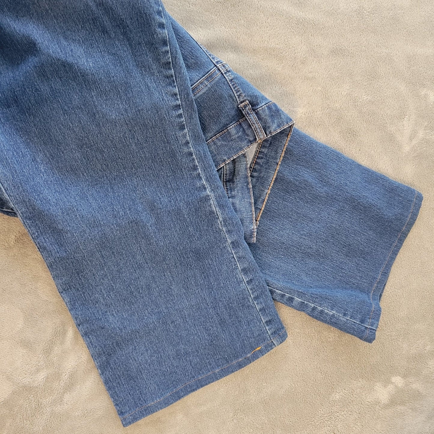 Woman Within Womens Jeans 22WP Petite Plus Capri Medium Blue Denim Zip Fly Comfy