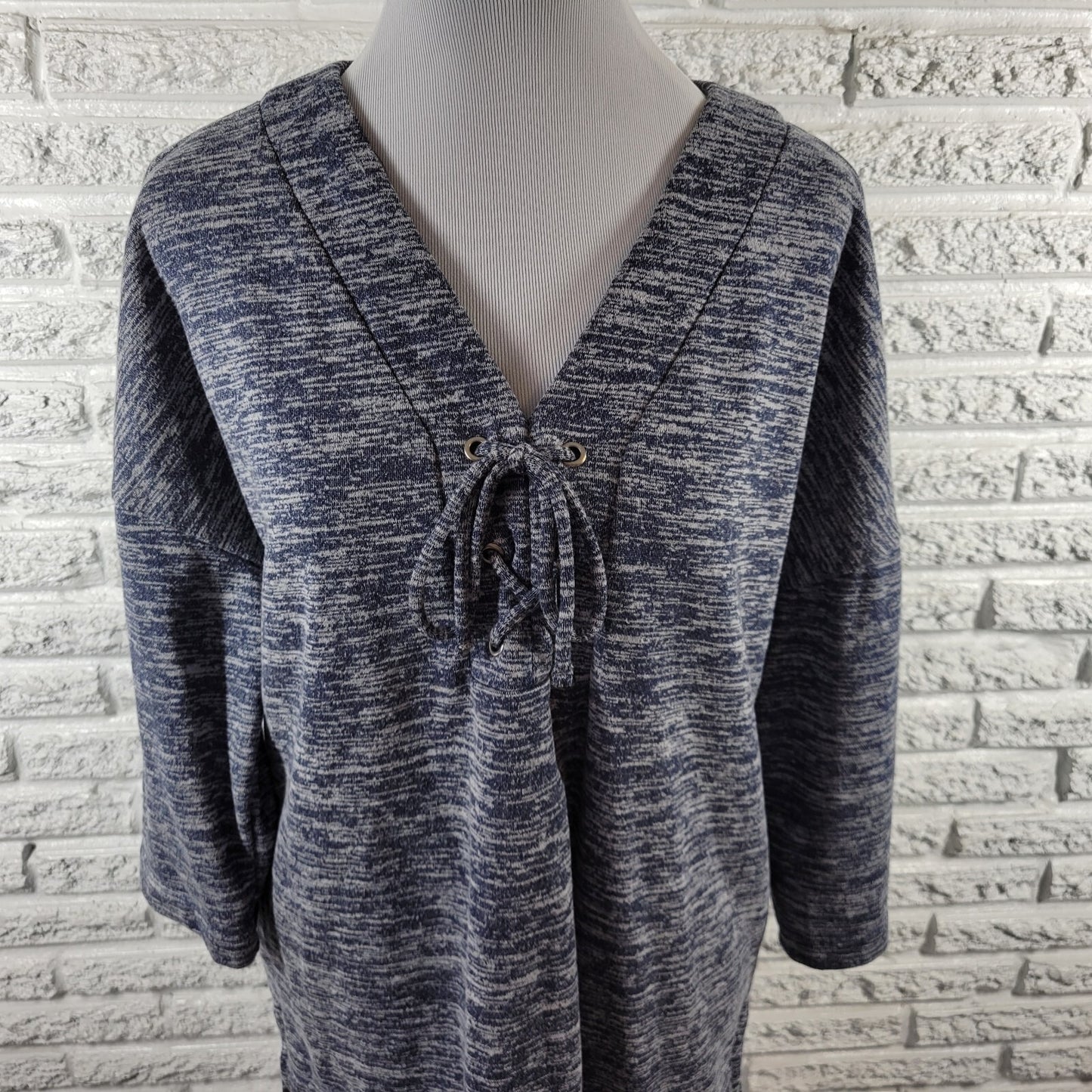 Liz Claiborne Womens Top Extra Large XL 3/4 Sleeve Lace Up Blue Knit Heather