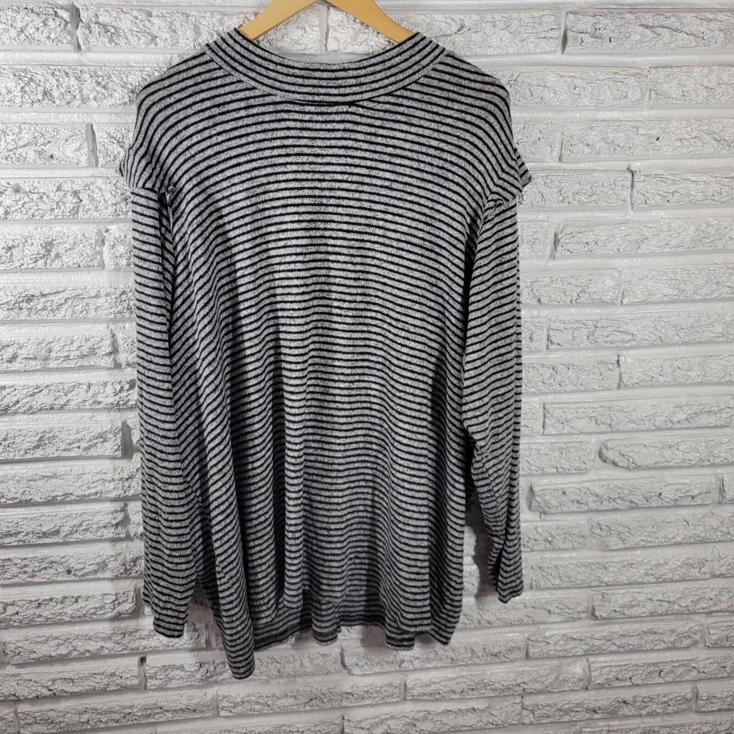 Lee Womens Top 3X Plus Tunic Long Sleeve Gray Stripe Lightweight Casual Knit