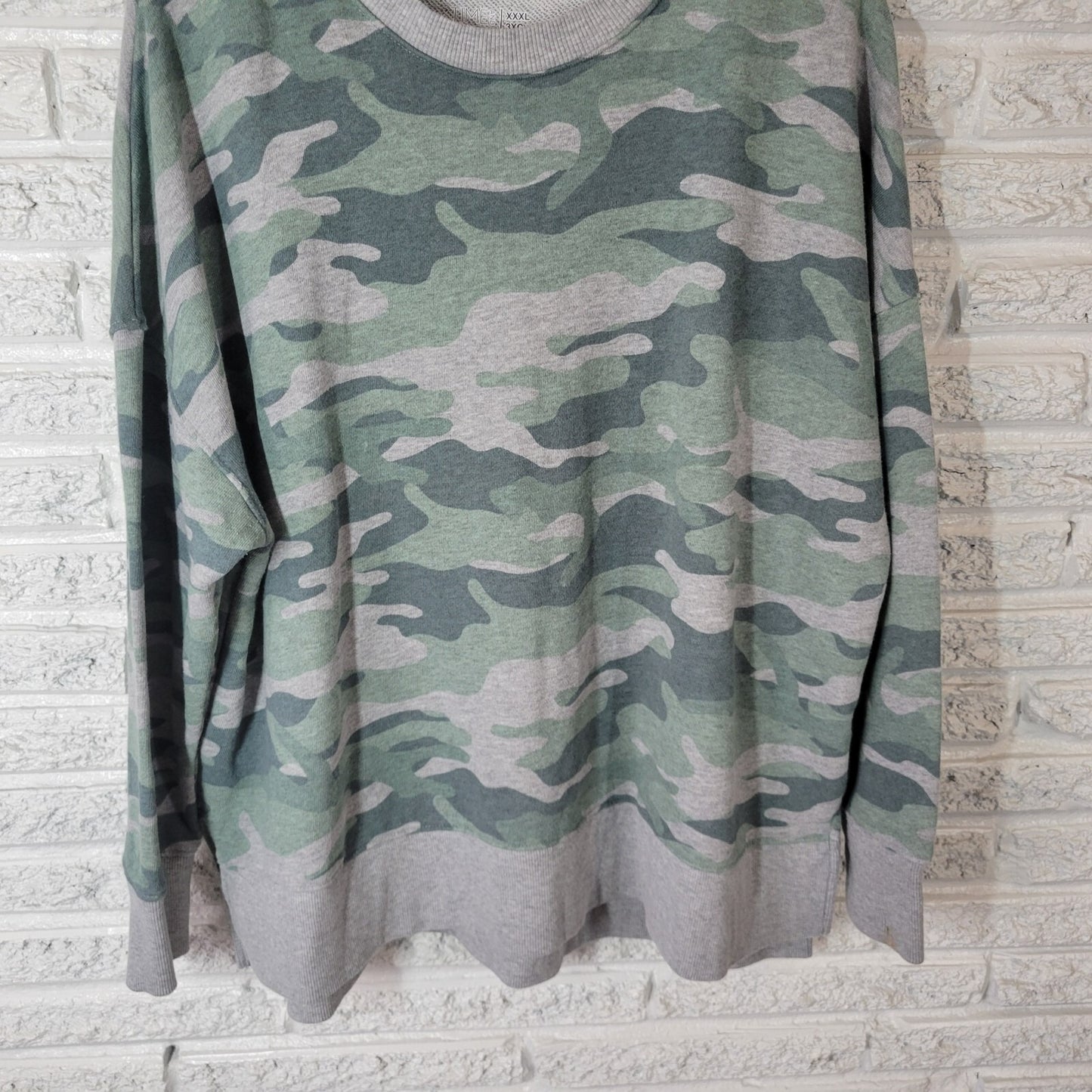 Time Tru Women Top 3XL 22 Plus Sweatshirt Green Gray Camouflage Comfy Activewear
